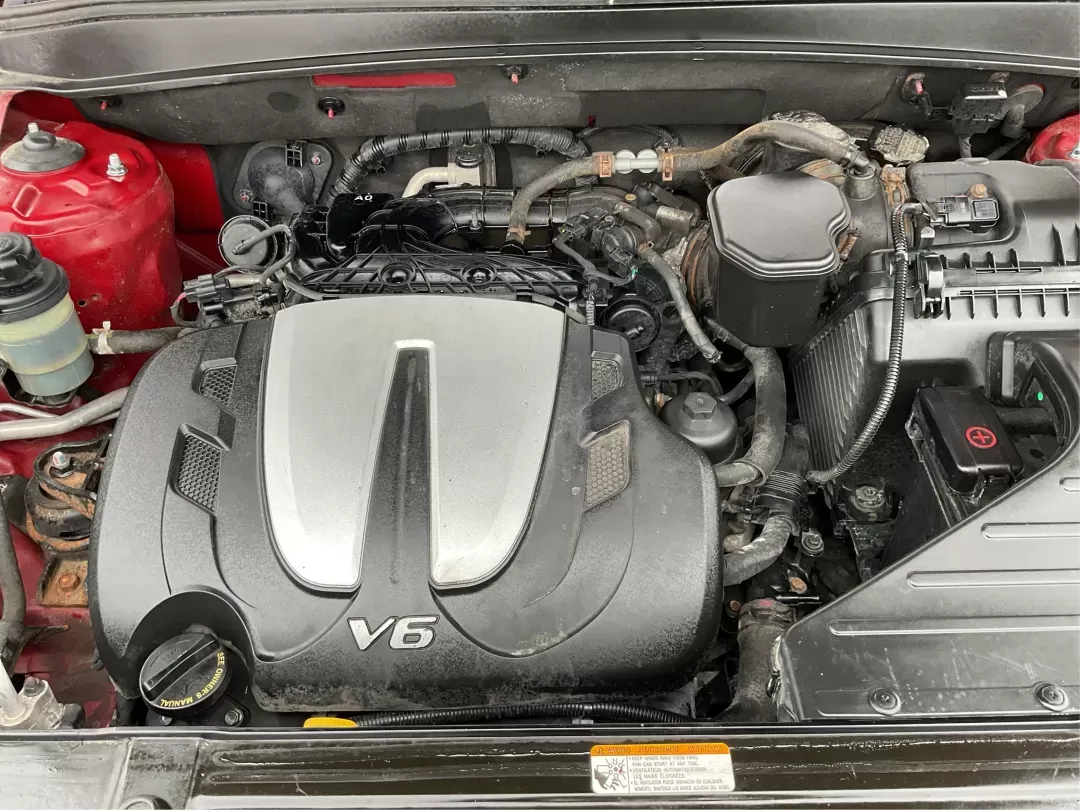 2011 Hyundai Santa Fe SE (5XYZHDAG5BG) with an 3.5L V-6 DOHC engine, located at 1184 Kauffman Ave, Fairborn, OH, 45324, (937) 908-9800, 39.807072, -84.030914 - 2011 Hyundai Santa Fe SE - Photo#10