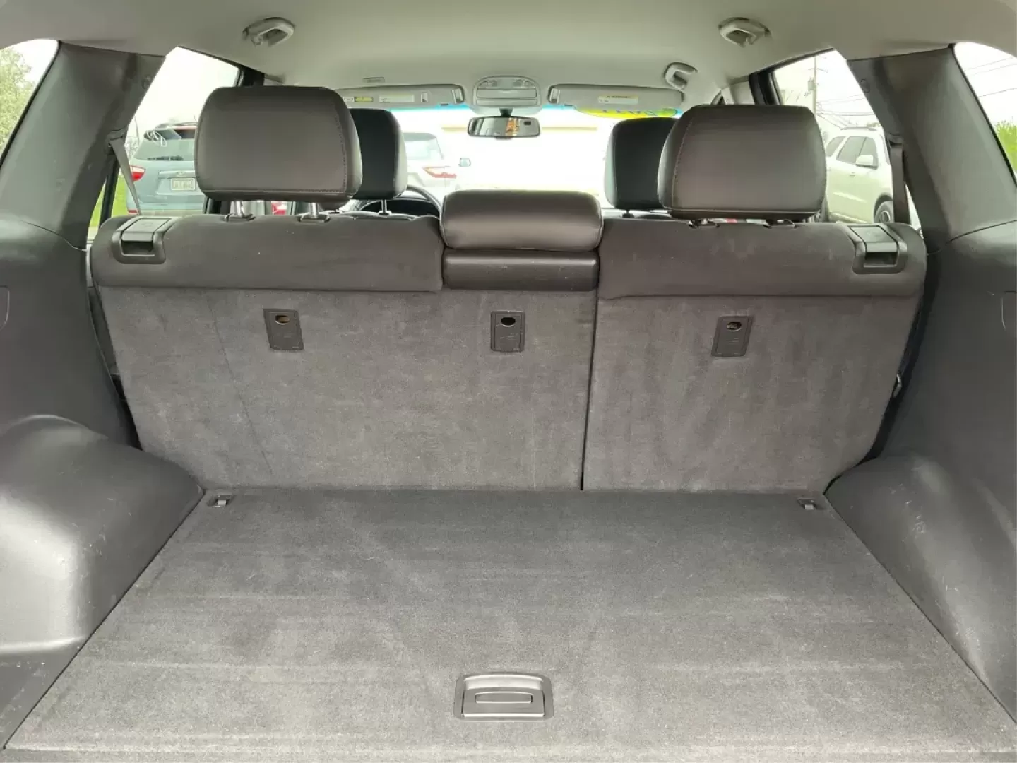 2011 Hyundai Santa Fe SE (5XYZHDAG5BG) with an 3.5L V-6 DOHC engine, located at 1184 Kauffman Ave, Fairborn, OH, 45324, (937) 908-9800, 39.807072, -84.030914 - Photo#11