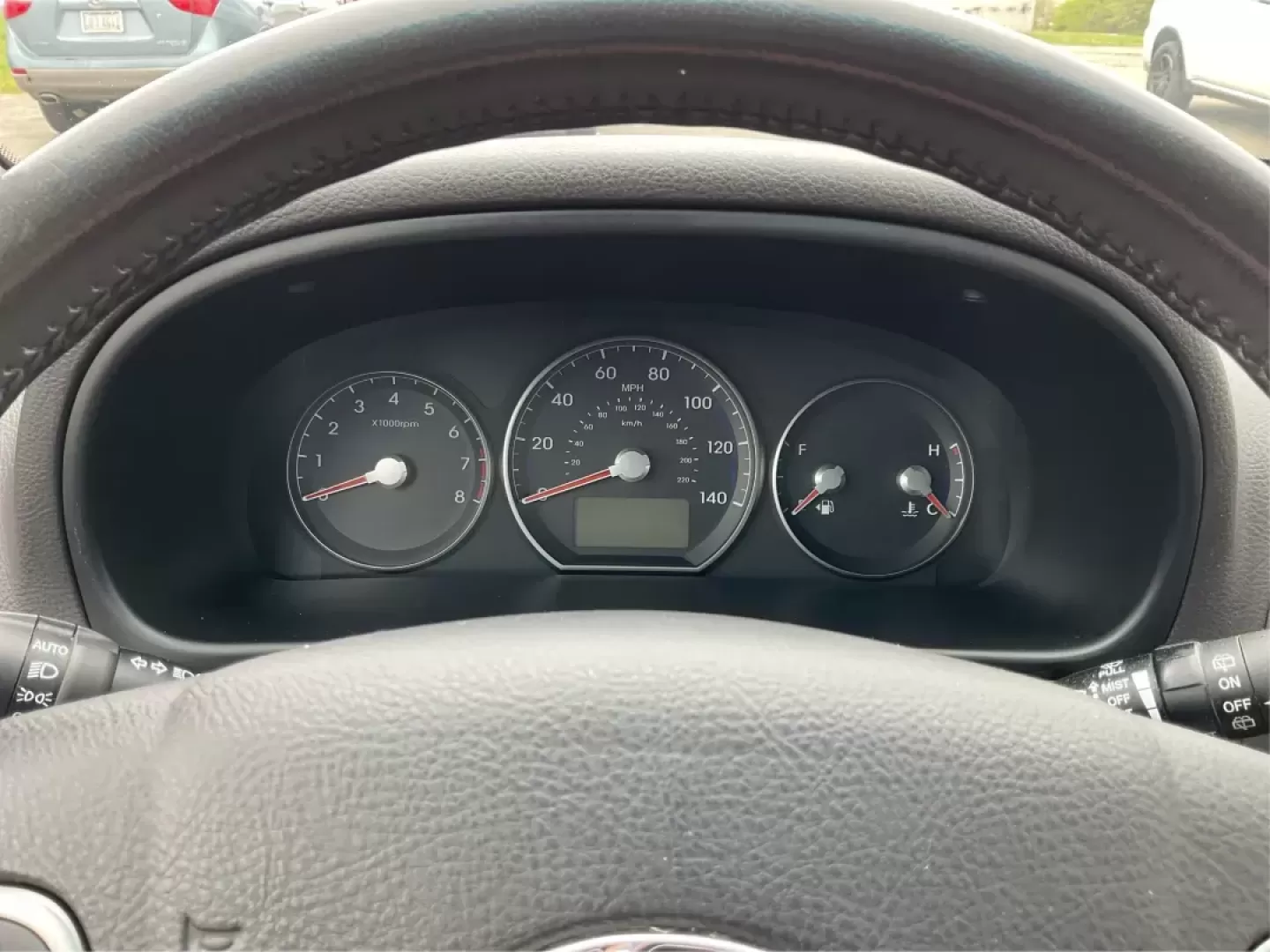 2011 Hyundai Santa Fe SE (5XYZHDAG5BG) with an 3.5L V-6 DOHC engine, located at 1184 Kauffman Ave, Fairborn, OH, 45324, (937) 908-9800, 39.807072, -84.030914 - Photo#14