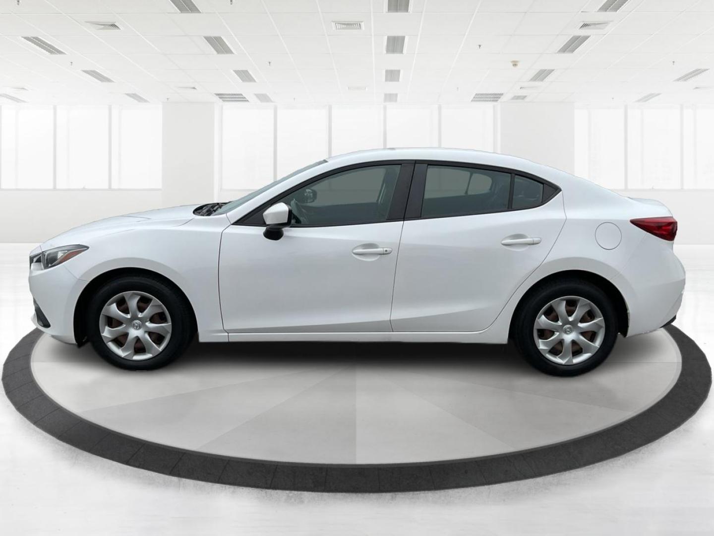 2016 Mazda Mazda3 i Sport (3MZBM1T74GM) with an SKYACTIV-G 2L I-4 gasoline direct injection engine, located at 1230 East Main St, Xenia, OH, 45385, (937) 908-9800, 39.688026, -83.910172 - Photo#5