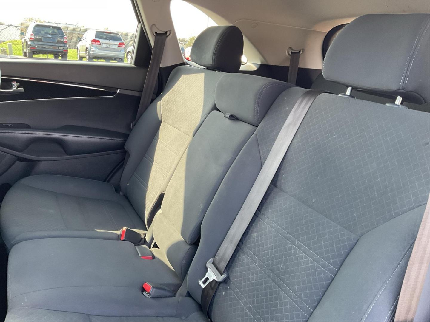 2018 Kia Sorento 2.4L LX (5XYPGDA35JG) with an 2.4L I-4 gasoline direct injection engine, located at 8750 N County Rd 25A, Piqua, OH, 45356, (937) 908-9800, 40.164391, -84.232513 - Photo#9