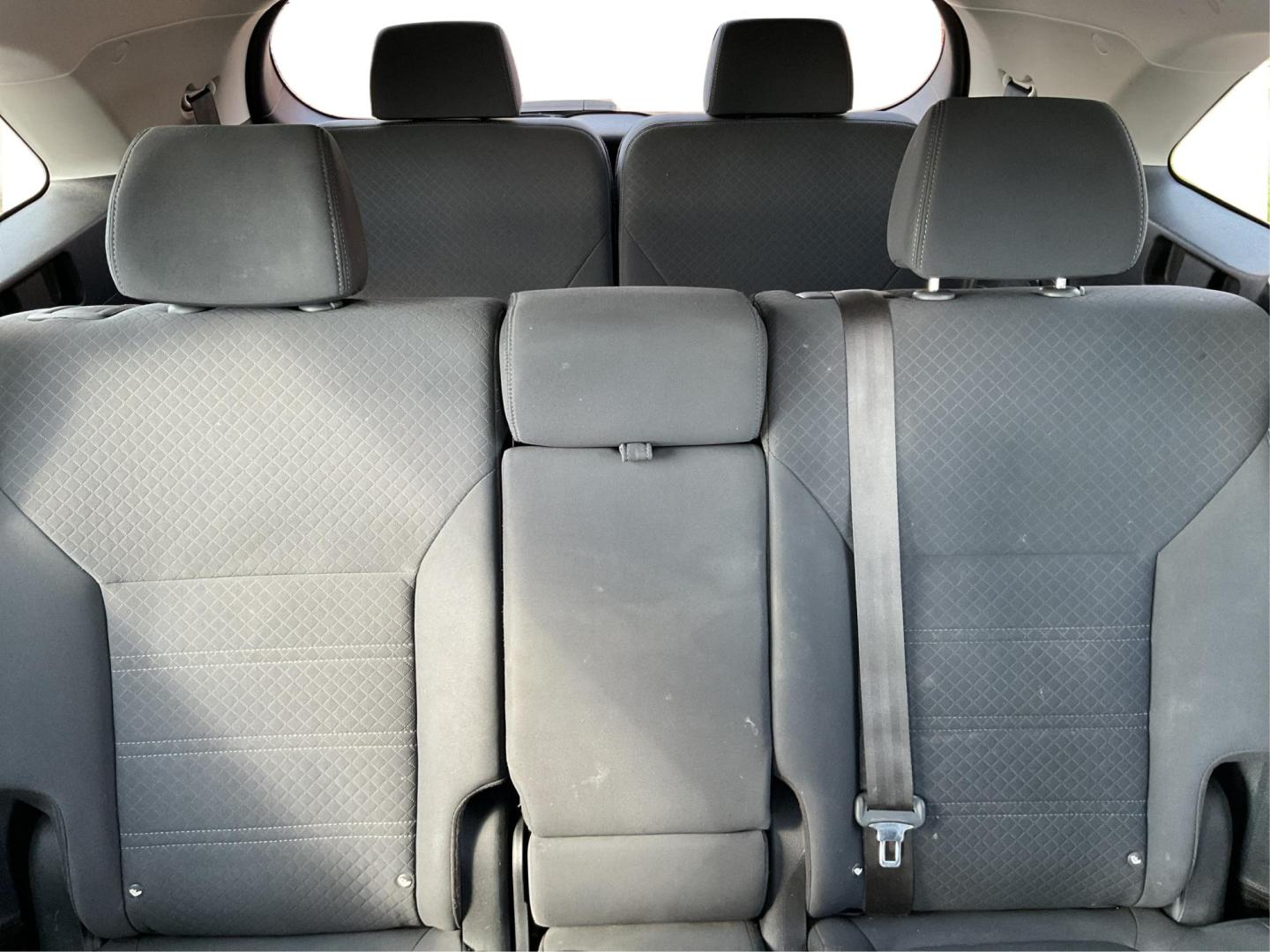 2018 Kia Sorento 2.4L LX (5XYPGDA35JG) with an 2.4L I-4 gasoline direct injection engine, located at 8750 N County Rd 25A, Piqua, OH, 45356, (937) 908-9800, 40.164391, -84.232513 - Photo#13