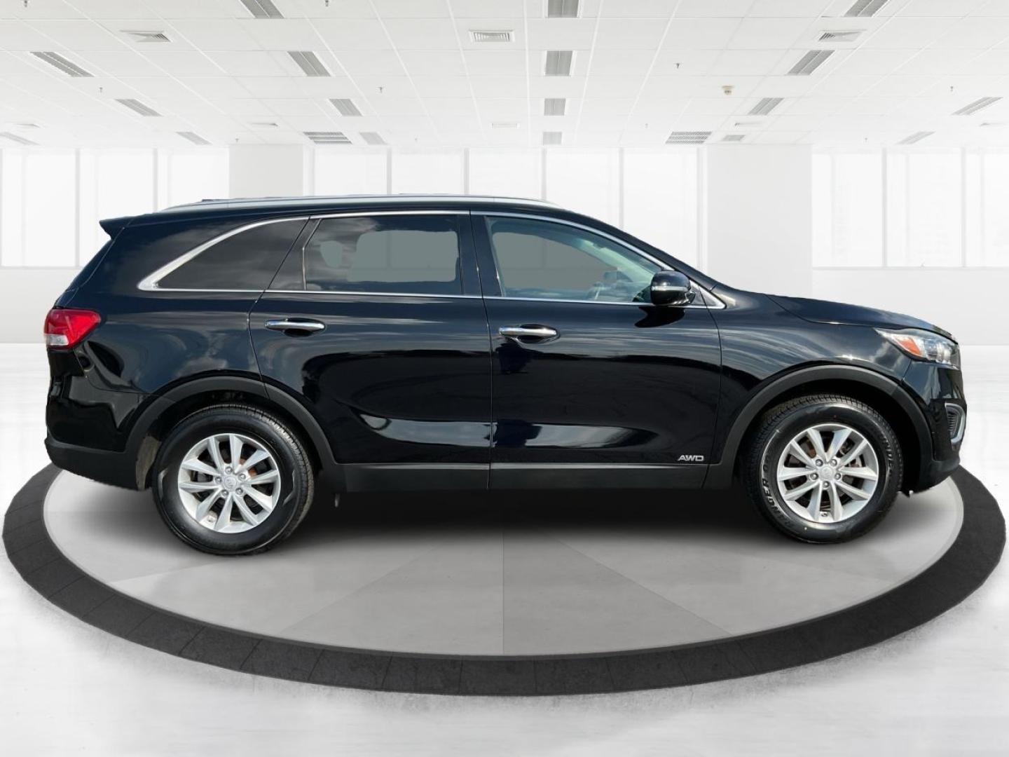 2018 Kia Sorento 2.4L LX (5XYPGDA35JG) with an 2.4L I-4 gasoline direct injection engine, located at 8750 N County Rd 25A, Piqua, OH, 45356, (937) 908-9800, 40.164391, -84.232513 - Photo#1