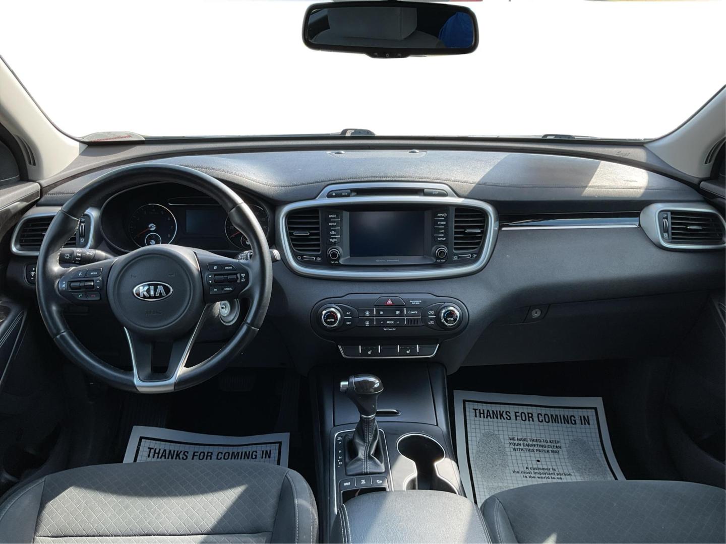 2018 Kia Sorento 2.4L LX (5XYPGDA35JG) with an 2.4L I-4 gasoline direct injection engine, located at 8750 N County Rd 25A, Piqua, OH, 45356, (937) 908-9800, 40.164391, -84.232513 - Photo#19