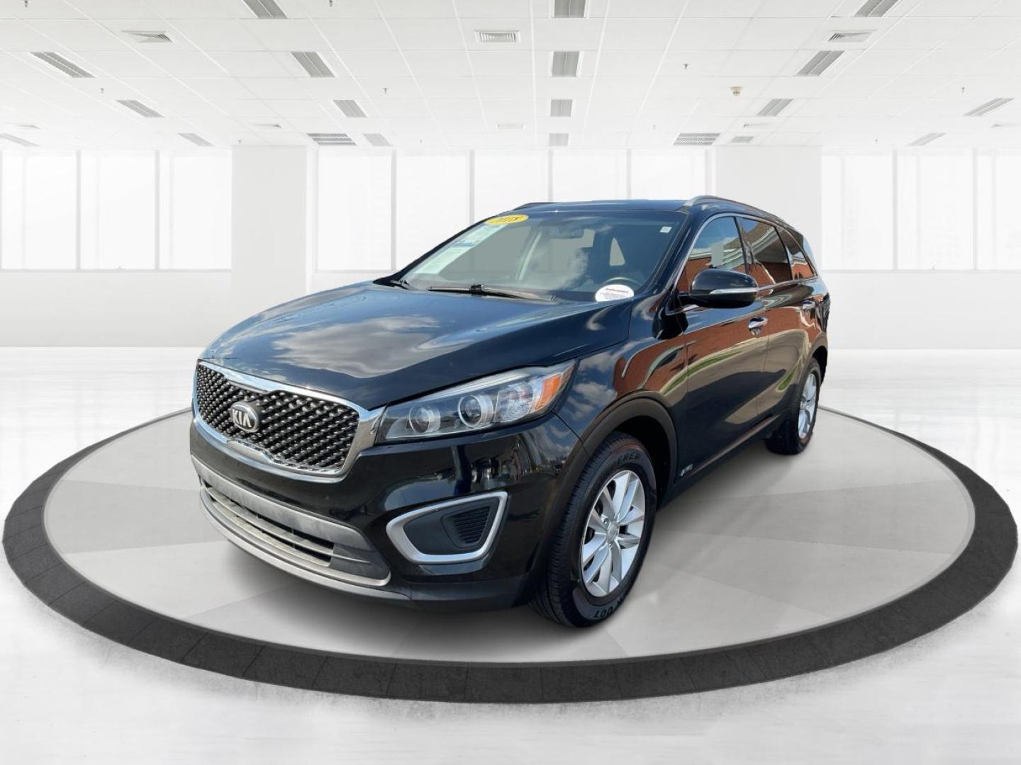 2018 Kia Sorento 2.4L LX (5XYPGDA35JG) with an 2.4L I-4 gasoline direct injection engine, located at 8750 N County Rd 25A, Piqua, OH, 45356, (937) 908-9800, 40.164391, -84.232513 - Photo#7