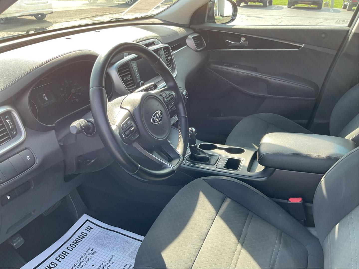 2018 Kia Sorento 2.4L LX (5XYPGDA35JG) with an 2.4L I-4 gasoline direct injection engine, located at 8750 N County Rd 25A, Piqua, OH, 45356, (937) 908-9800, 40.164391, -84.232513 - Photo#8