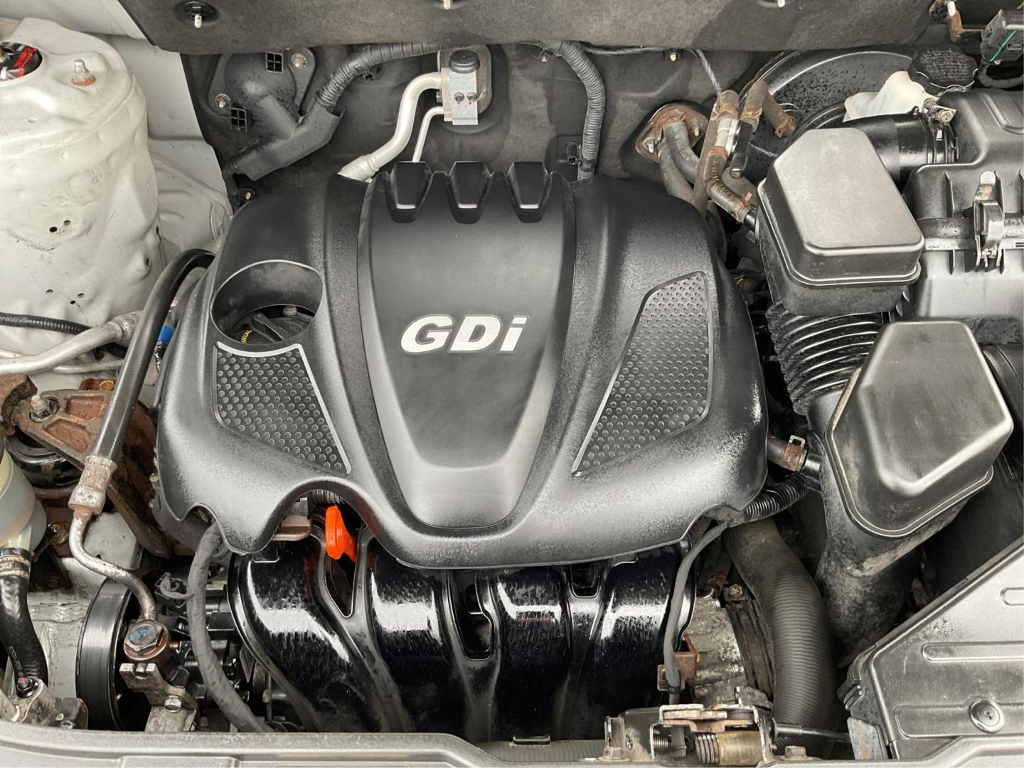 2012 Kia Sorento LX (5XYKTCA68CG) with an 2.4L I-4 gasoline direct injection engine, located at 4508 South Dixie Dr, Moraine, OH, 45439, (937) 908-9800, 39.689976, -84.218452 - Photo#10