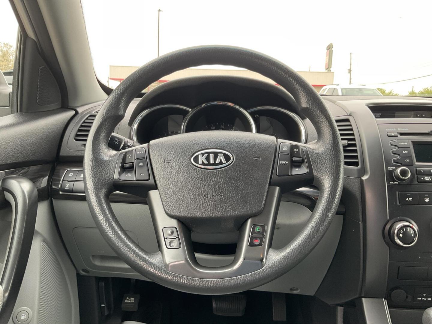 2012 Kia Sorento LX (5XYKTCA68CG) with an 2.4L I-4 gasoline direct injection engine, located at 4508 South Dixie Dr, Moraine, OH, 45439, (937) 908-9800, 39.689976, -84.218452 - Photo#15