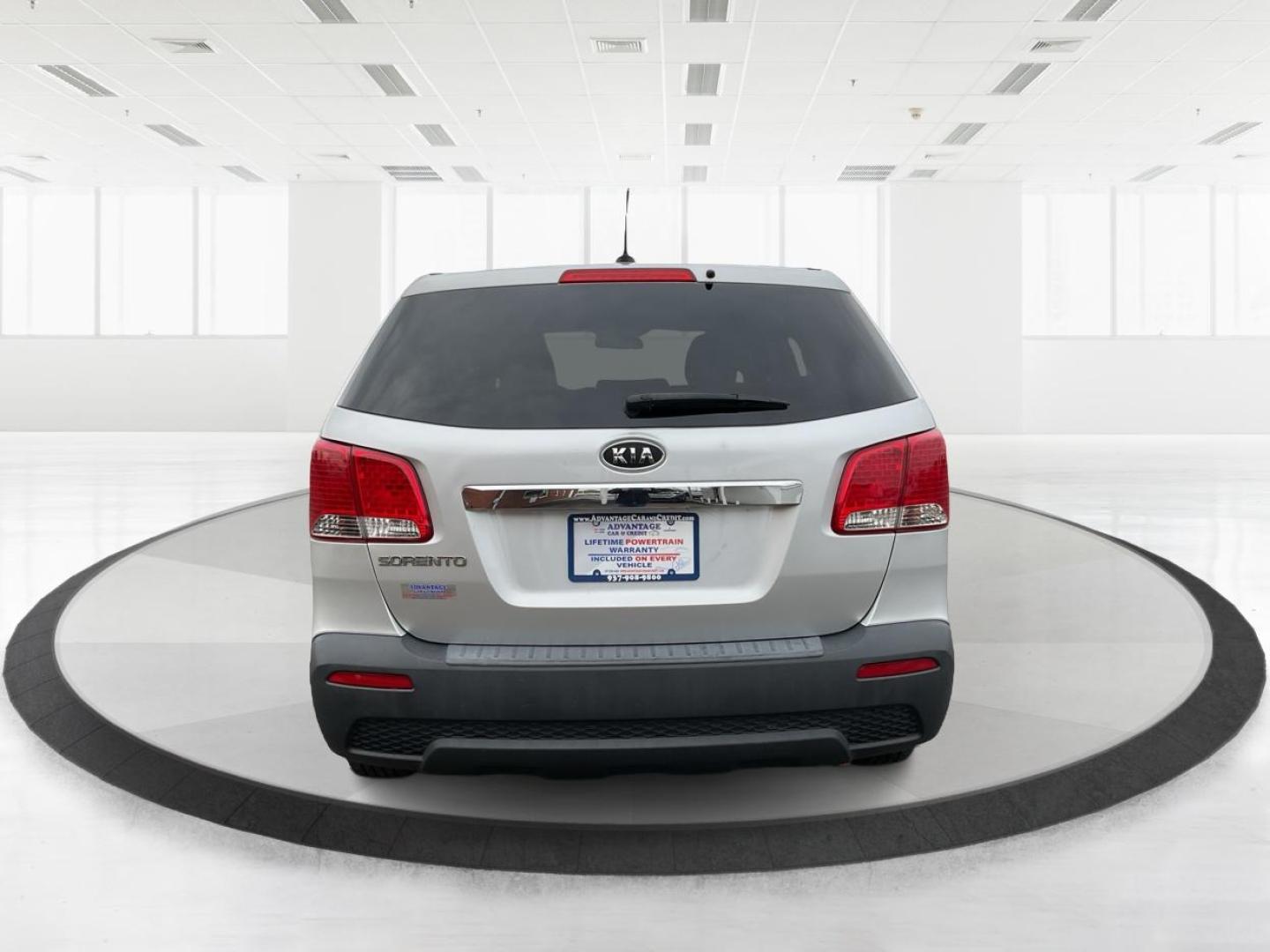 2012 Kia Sorento LX (5XYKTCA68CG) with an 2.4L I-4 gasoline direct injection engine, located at 4508 South Dixie Dr, Moraine, OH, 45439, (937) 908-9800, 39.689976, -84.218452 - Photo#3