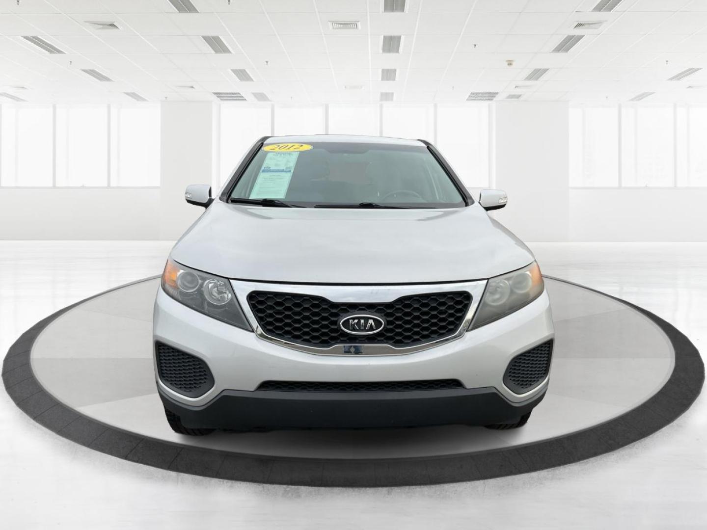 2012 Kia Sorento LX (5XYKTCA68CG) with an 2.4L I-4 gasoline direct injection engine, located at 4508 South Dixie Dr, Moraine, OH, 45439, (937) 908-9800, 39.689976, -84.218452 - Photo#6