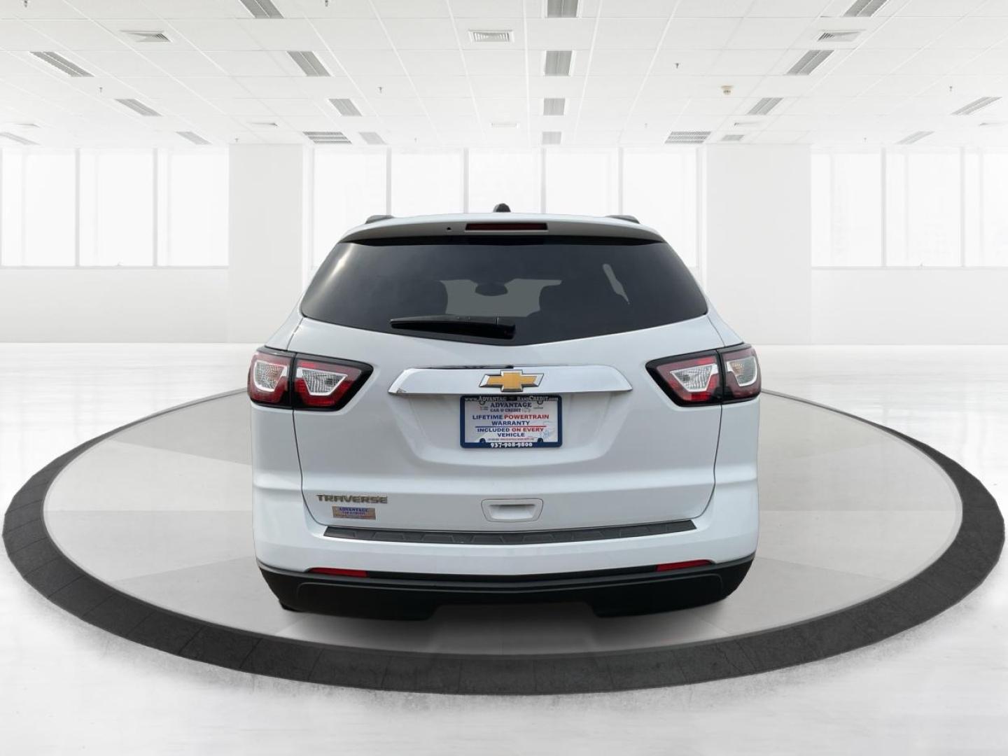 2017 Chevrolet Traverse LS (1GNKRFED9HJ) with an 3.6L V-6 gasoline direct injection engine, located at 1230 East Main St, Xenia, OH, 45385, (937) 908-9800, 39.688026, -83.910172 - Photo#3