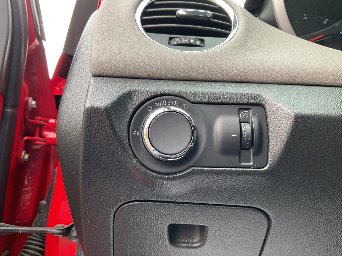 2014 Chevrolet Cruze LS Auto (1G1PA5SH2E7) with an ECOTEC 1.8L I-4 DOHC engine, located at 1230 East Main St, Xenia, OH, 45385, (937) 908-9800, 39.688026, -83.910172 - Photo#16