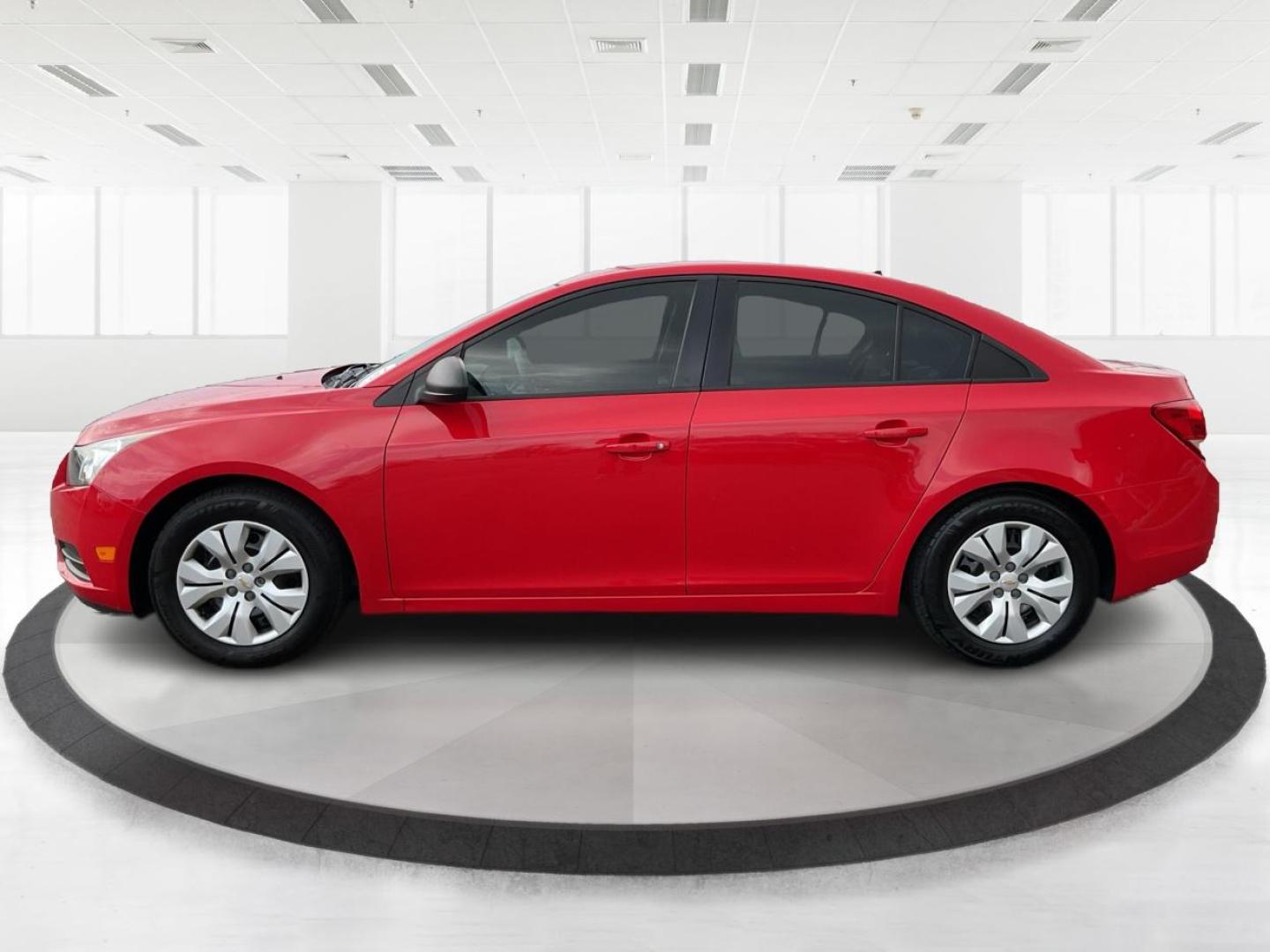 2014 Chevrolet Cruze LS Auto (1G1PA5SH2E7) with an ECOTEC 1.8L I-4 DOHC engine, located at 1230 East Main St, Xenia, OH, 45385, (937) 908-9800, 39.688026, -83.910172 - Photo#5