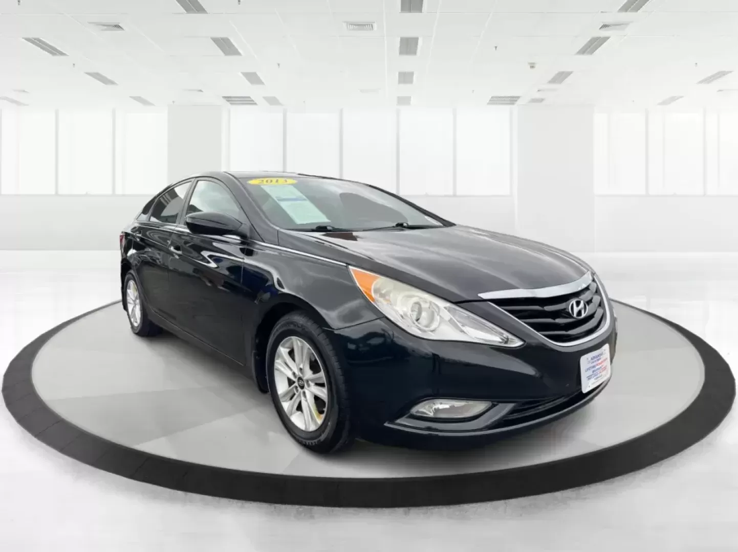 2013 Hyundai Sonata GLS (5NPEB4AC5DH) with an 2.4L I-4 gasoline direct injection engine, located at 880 E. National Road, Vandalia, OH, 45377, (937) 908-9800, 39.891918, -84.183594 - Photo#0