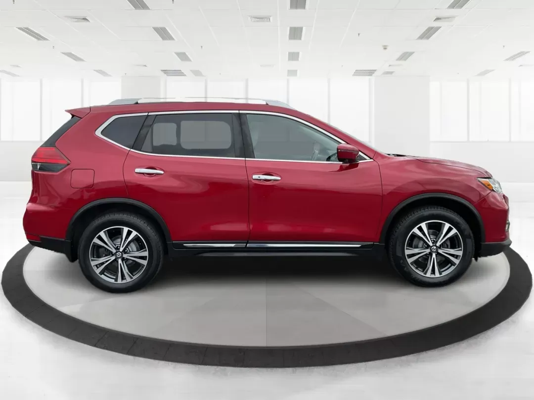photo of 2017 Nissan Rogue SL
