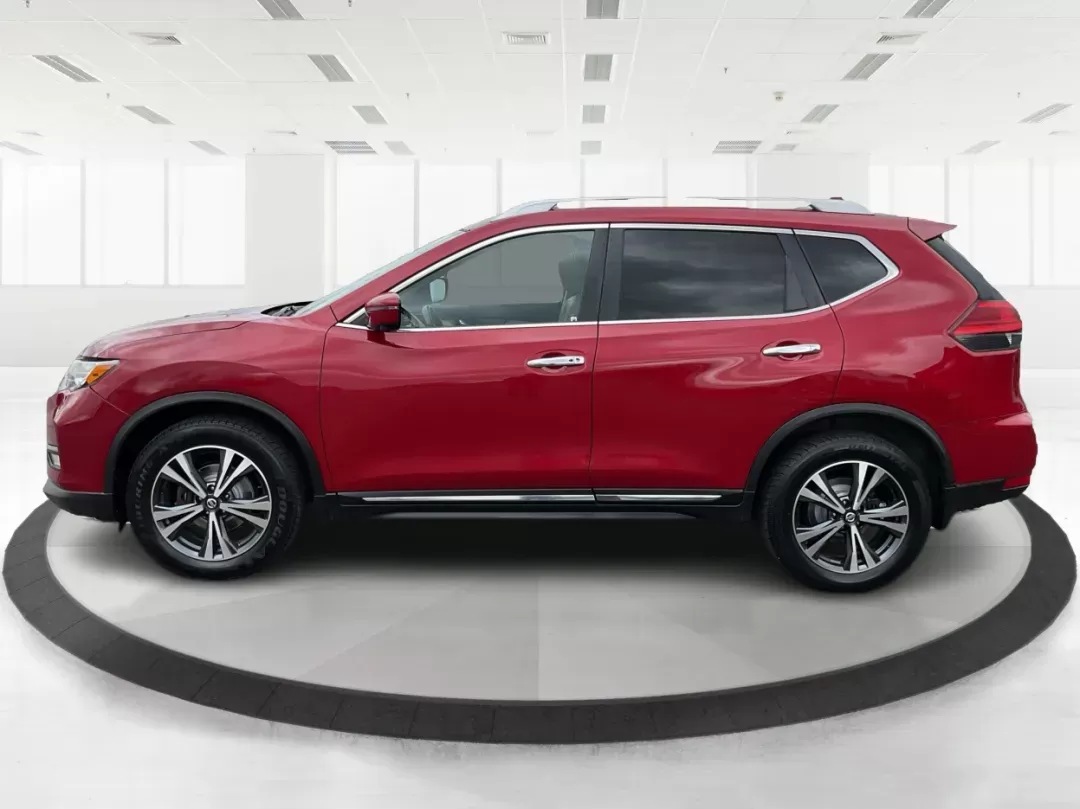 2017 Nissan Rogue SL (JN8AT2MV2HW) with an 2.5L I-4 DOHC engine, located at 4508 South Dixie Dr, Moraine, OH, 45439, (937) 908-9800, 39.689976, -84.218452 - Photo#5