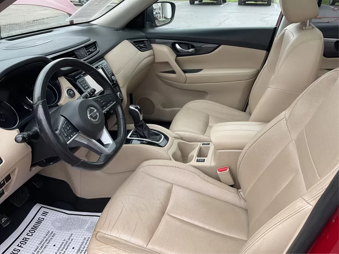 2017 Nissan Rogue SL (JN8AT2MV2HW) with an 2.5L I-4 DOHC engine, located at 4508 South Dixie Dr, Moraine, OH, 45439, (937) 908-9800, 39.689976, -84.218452 - Photo#8
