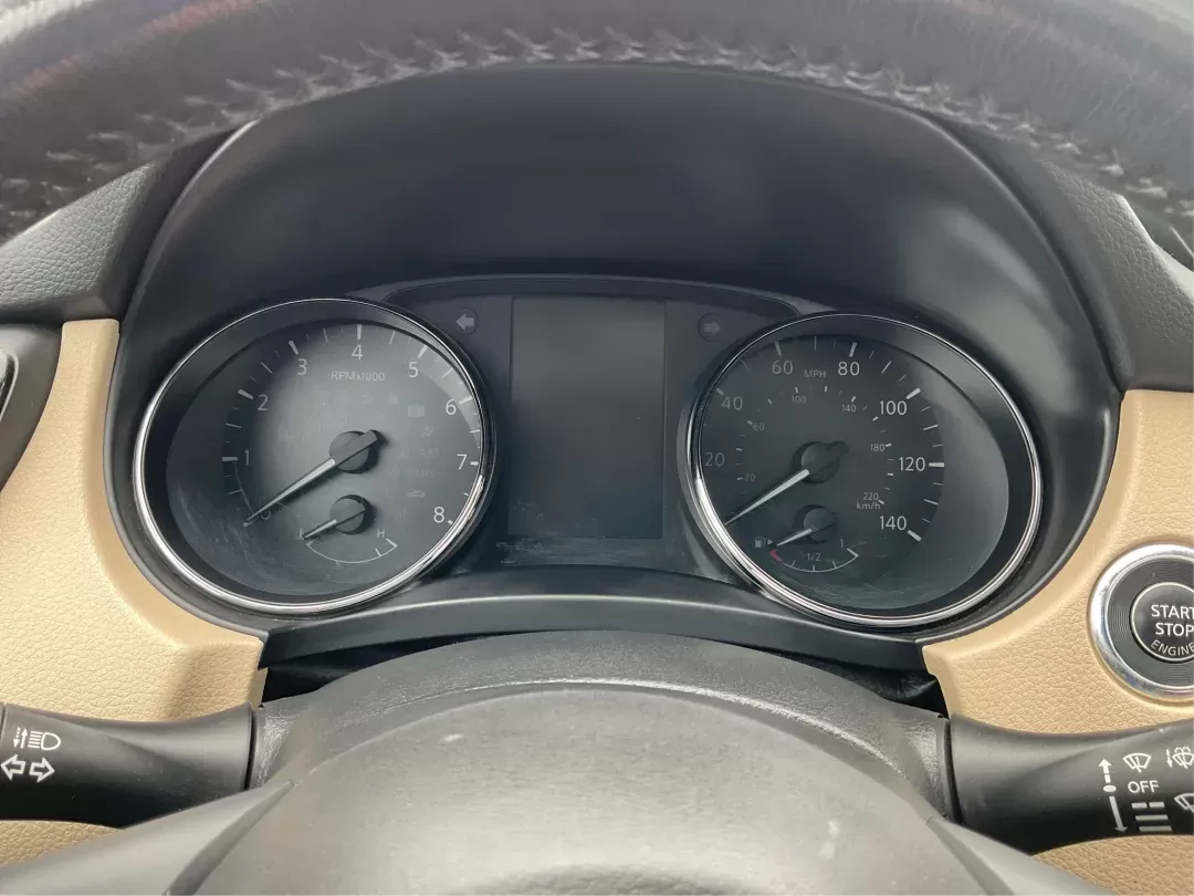 2017 Nissan Rogue SL (JN8AT2MV2HW) with an 2.5L I-4 DOHC engine, located at 4508 South Dixie Dr, Moraine, OH, 45439, (937) 908-9800, 39.689976, -84.218452 - Photo#14