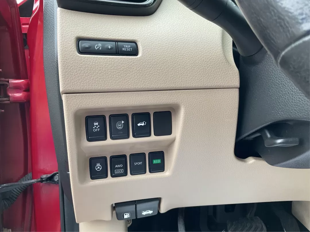 2017 Nissan Rogue SL (JN8AT2MV2HW) with an 2.5L I-4 DOHC engine, located at 4508 South Dixie Dr, Moraine, OH, 45439, (937) 908-9800, 39.689976, -84.218452 - Photo#16