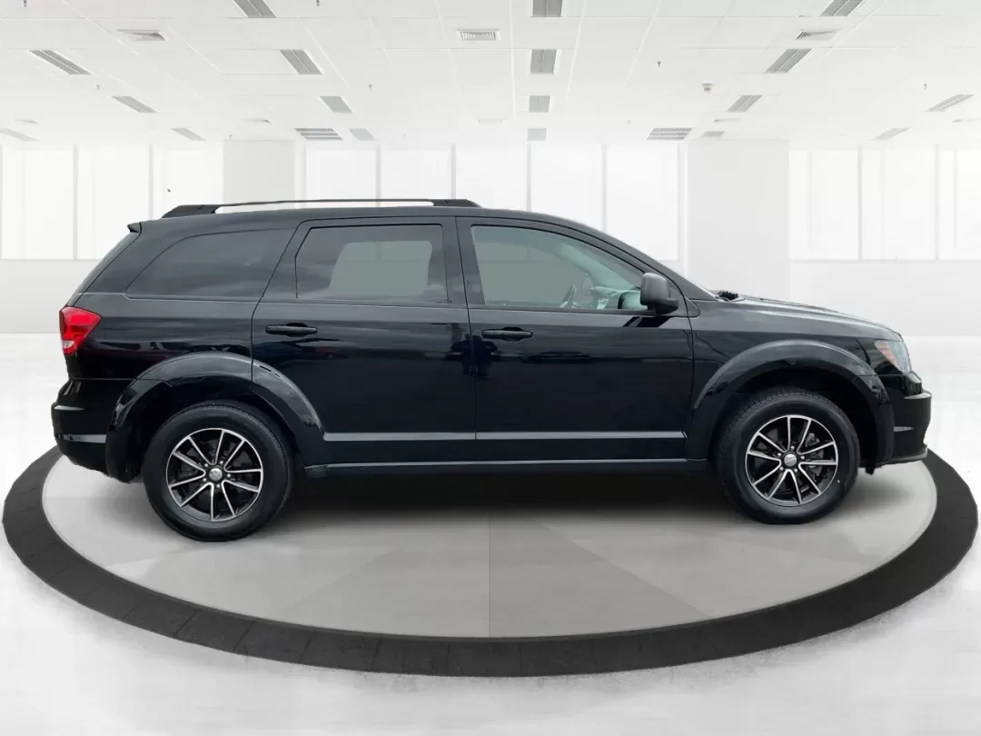 photo of 2017 Dodge Journey SE AWD