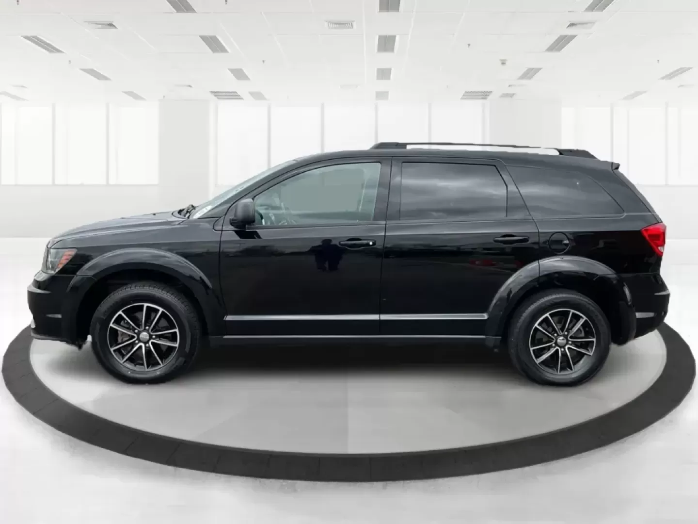 2017 Dodge Journey SE AWD (3C4PDDAG3HT) with an Pentastar 3.6L V-6 DOHC engine, located at 1951 S Dayton Lakeview Rd., New Carlisle, OH, 45344, (937) 908-9800, 39.890999, -84.050255 - 2017 Dodge Journey SE AWD - Photo#6