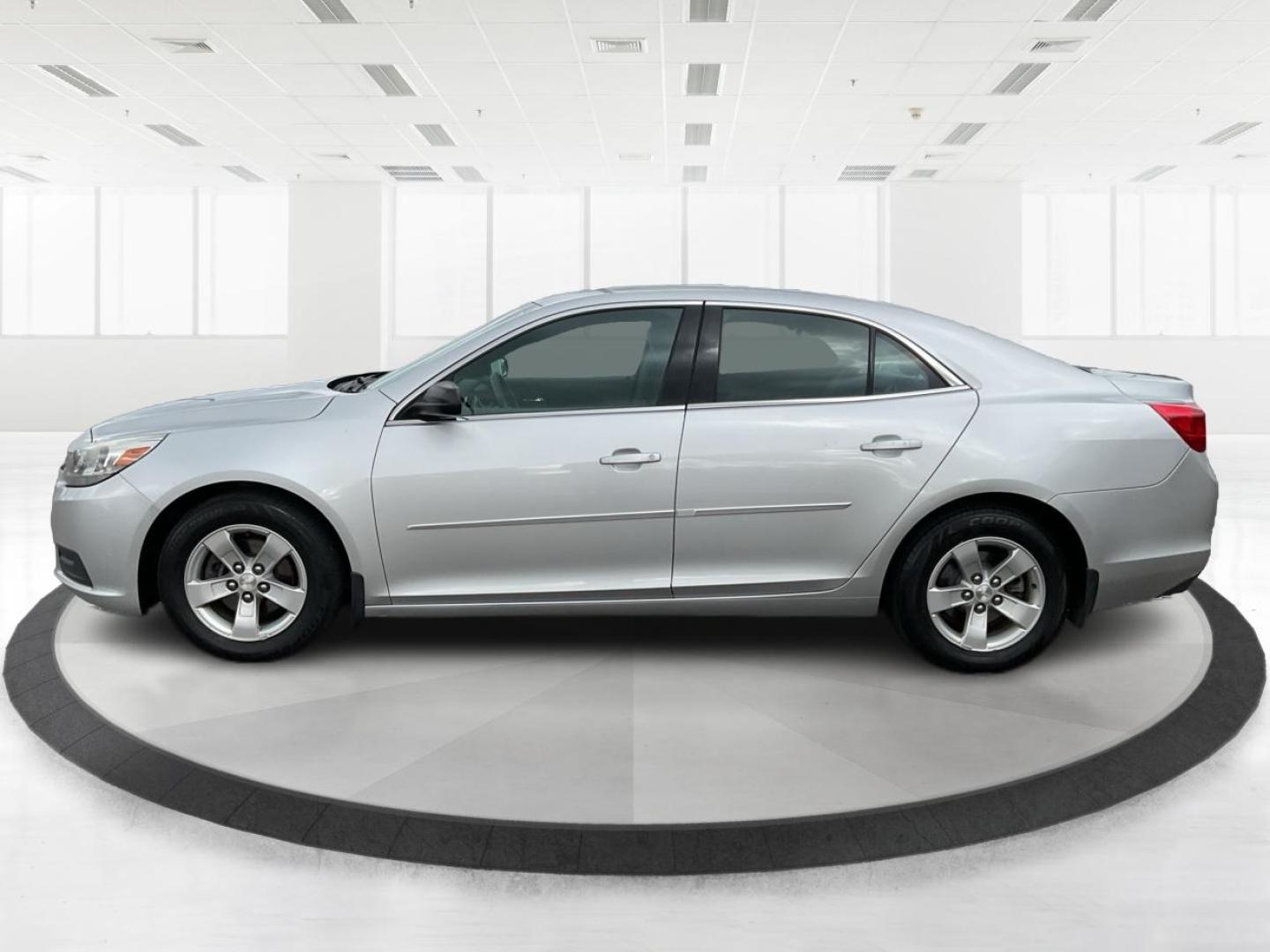 2014 Chevrolet Malibu 1LS (1G11B5SL5EU) with an ECOTEC 2.5L I-4 gasoline direct injection engine, located at 4508 South Dixie Dr, Moraine, OH, 45439, (937) 908-9800, 39.689976, -84.218452 - Photo#4