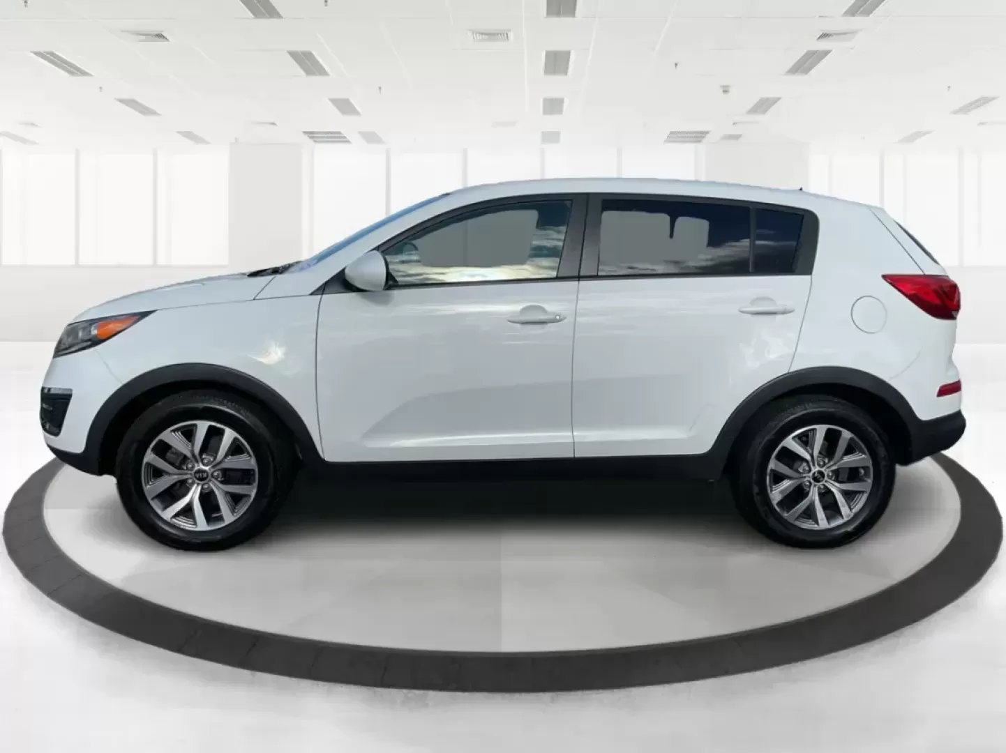 2015 Kia Sportage LX (KNDPB3AC1F7) with an Other engine, located at 1184 Kauffman Ave, Fairborn, OH, 45324, (937) 908-9800, 39.807072, -84.030914 - Photo#4