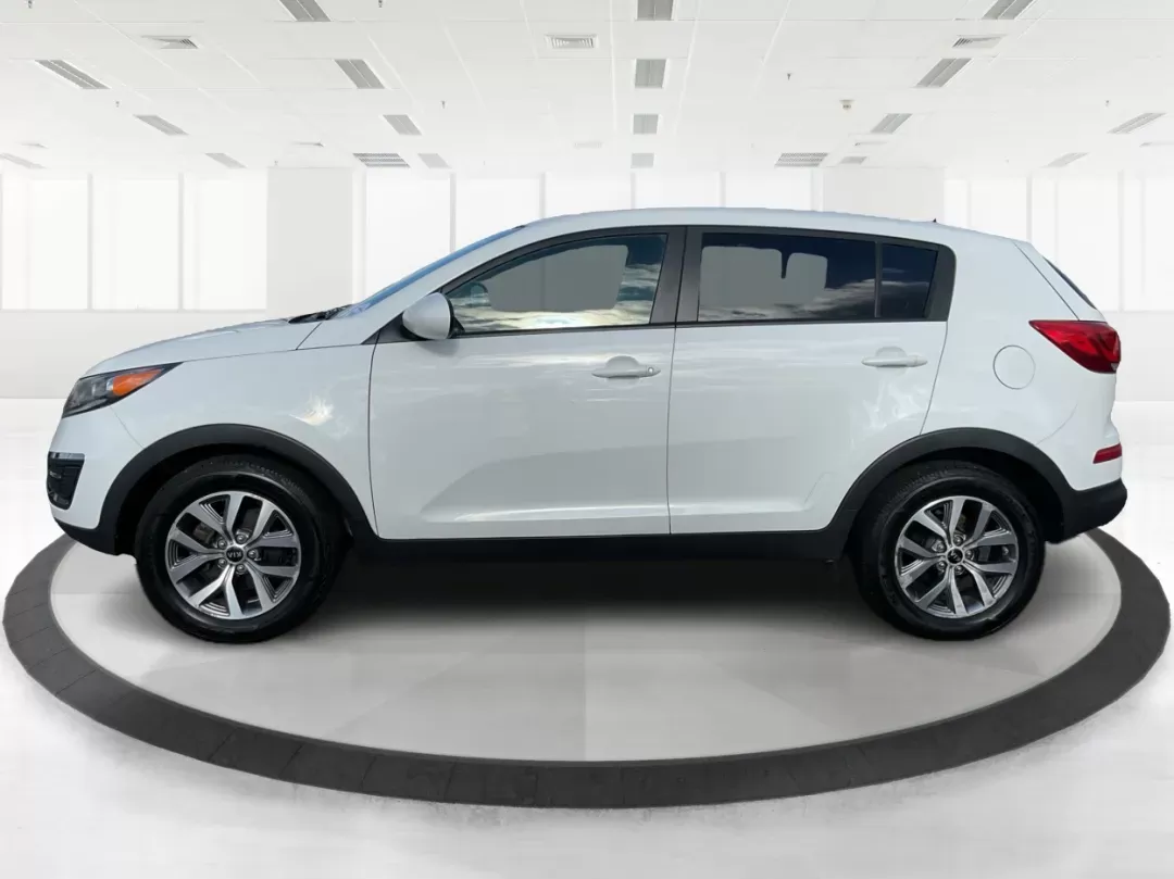 2015 Kia Sportage LX (KNDPB3AC1F7) with an Other engine, located at 1184 Kauffman Ave, Fairborn, OH, 45324, (937) 908-9800, 39.807072, -84.030914 - 2015 Kia Sportage LX - Photo#4