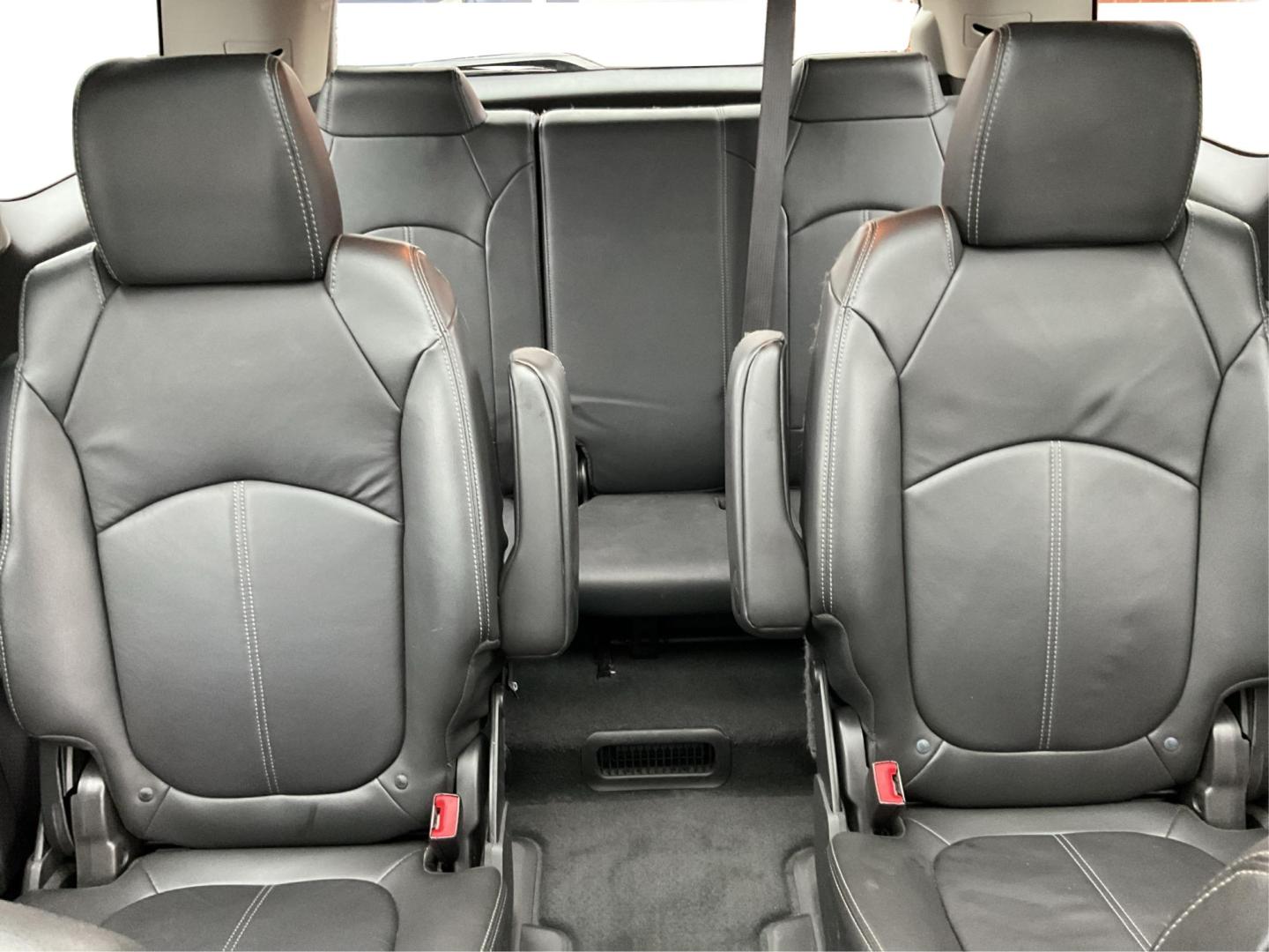 2016 GMC Acadia SLT (1GKKVRKD0GJ) with an 3.6L V-6 gasoline direct injection engine, located at 8750 N County Rd 25A, Piqua, OH, 45356, (937) 908-9800, 40.164391, -84.232513 - Photo#13