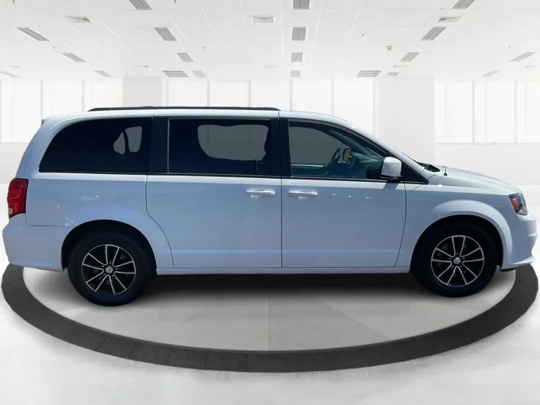 photo of 2018 Dodge Grand Caravan GT
