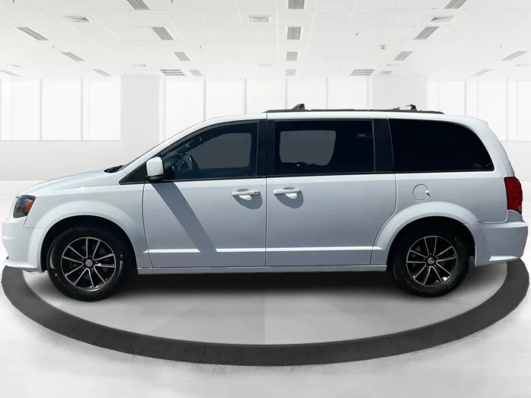 2018 Dodge Grand Caravan GT (2C4RDGEGXJR) with an Pentastar 3.6L V-6 DOHC engine, located at 8750 N County Rd 25A, Piqua, OH, 45356, (937) 908-9800, 40.164391, -84.232513 - 2018 Dodge Grand Caravan GT - Photo#5