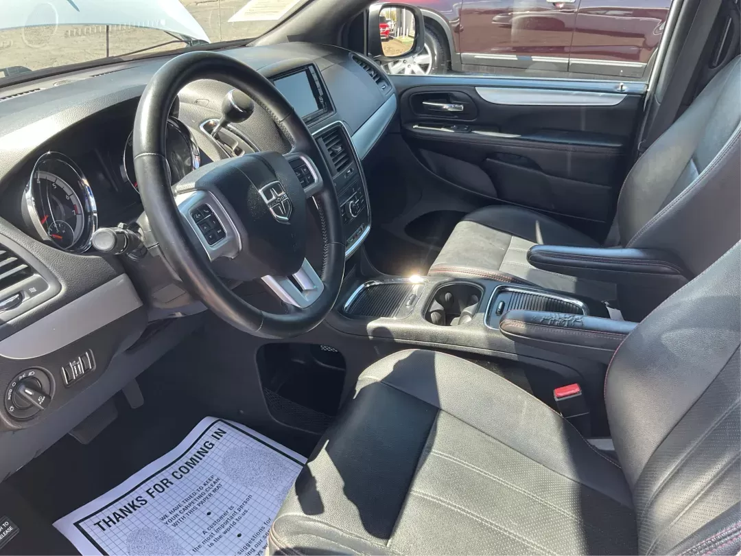 2018 Dodge Grand Caravan GT (2C4RDGEGXJR) with an Pentastar 3.6L V-6 DOHC engine, located at 8750 N County Rd 25A, Piqua, OH, 45356, (937) 908-9800, 40.164391, -84.232513 - 2018 Dodge Grand Caravan GT - Photo#8