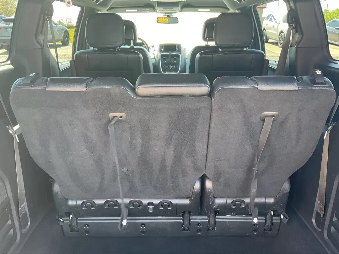2018 Dodge Grand Caravan GT (2C4RDGEGXJR) with an Pentastar 3.6L V-6 DOHC engine, located at 8750 N County Rd 25A, Piqua, OH, 45356, (937) 908-9800, 40.164391, -84.232513 - 2018 Dodge Grand Caravan GT - Photo#11