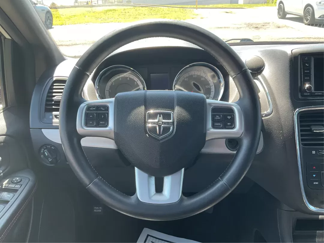 2018 Dodge Grand Caravan GT (2C4RDGEGXJR) with an Pentastar 3.6L V-6 DOHC engine, located at 8750 N County Rd 25A, Piqua, OH, 45356, (937) 908-9800, 40.164391, -84.232513 - 2018 Dodge Grand Caravan GT - Photo#15