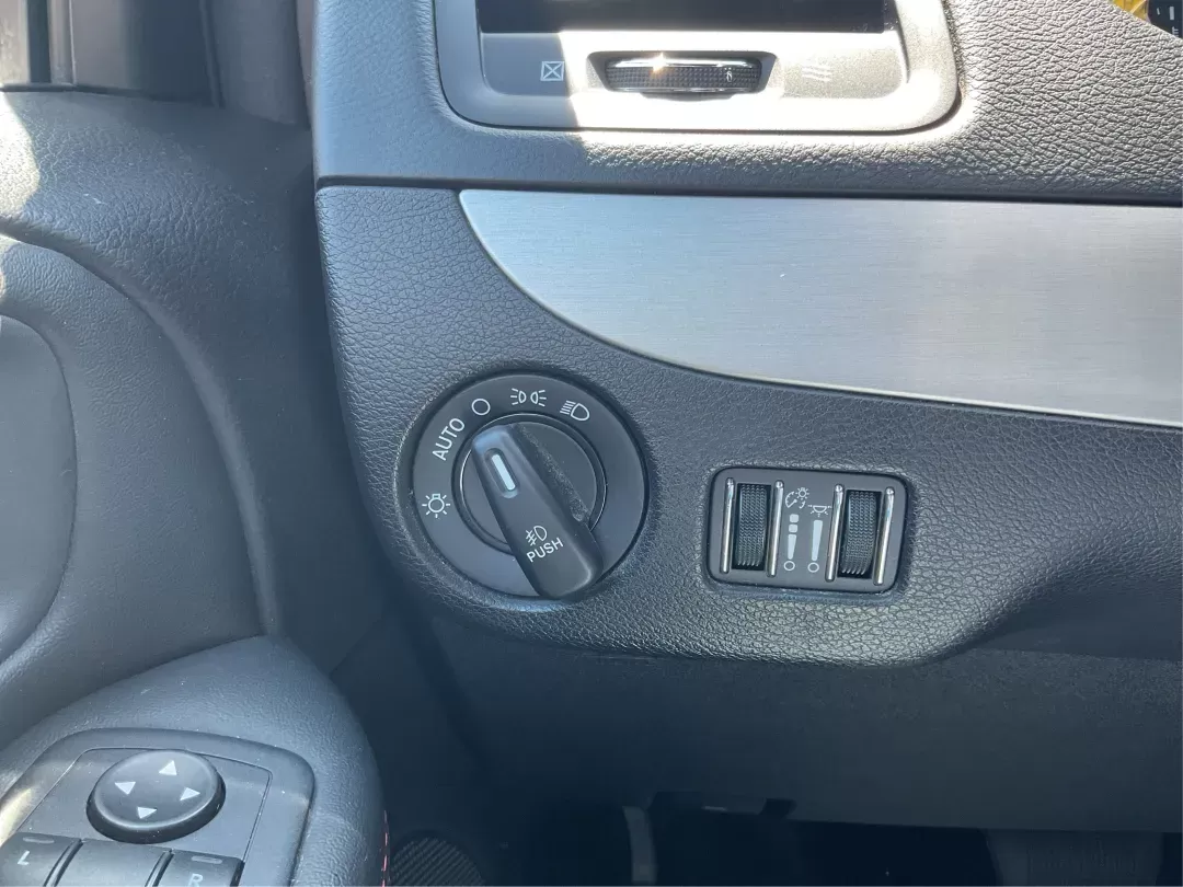 2018 Dodge Grand Caravan GT (2C4RDGEGXJR) with an Pentastar 3.6L V-6 DOHC engine, located at 8750 N County Rd 25A, Piqua, OH, 45356, (937) 908-9800, 40.164391, -84.232513 - 2018 Dodge Grand Caravan GT - Photo#16