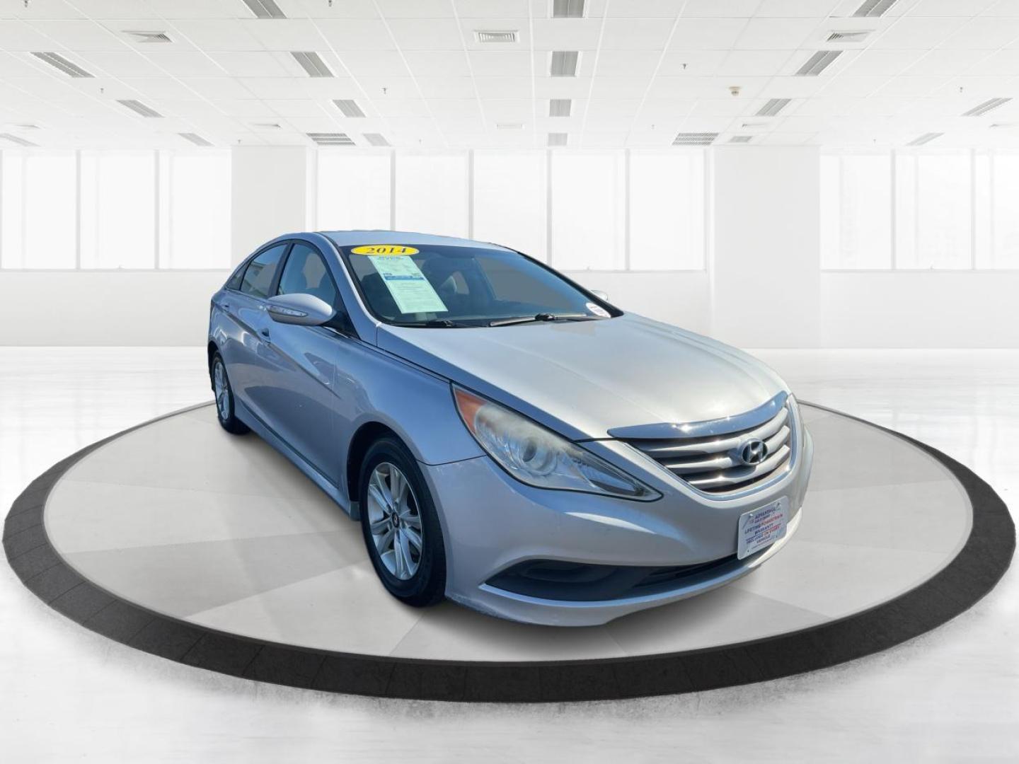 2014 Hyundai Sonata GLS (5NPEB4AC4EH) with an 2.4L I-4 gasoline direct injection engine, located at 4508 South Dixie Dr, Moraine, OH, 45439, (937) 908-9800, 39.689976, -84.218452 - Photo#0