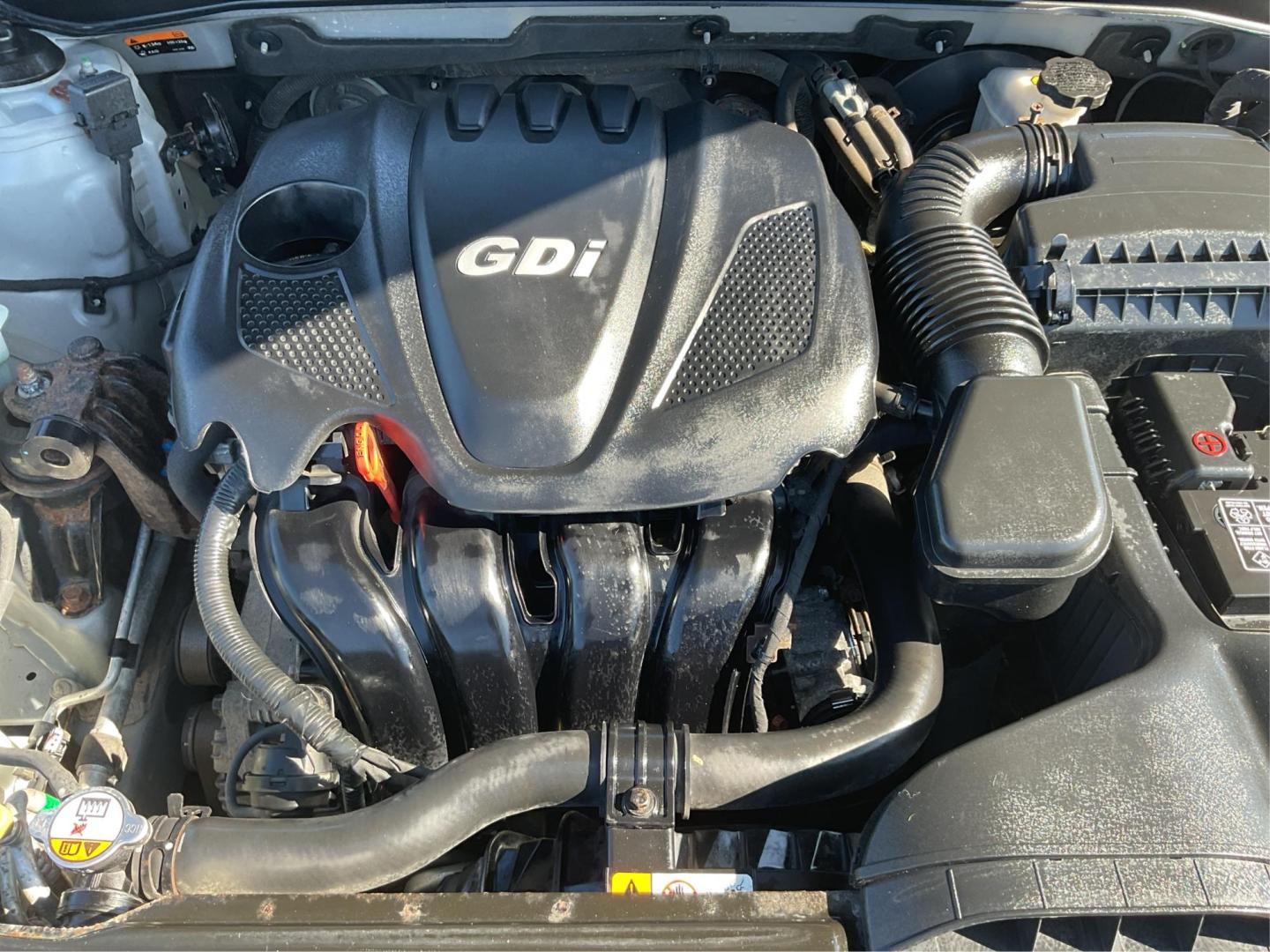 2014 Hyundai Sonata GLS (5NPEB4AC4EH) with an 2.4L I-4 gasoline direct injection engine, located at 4508 South Dixie Dr, Moraine, OH, 45439, (937) 908-9800, 39.689976, -84.218452 - Photo#10