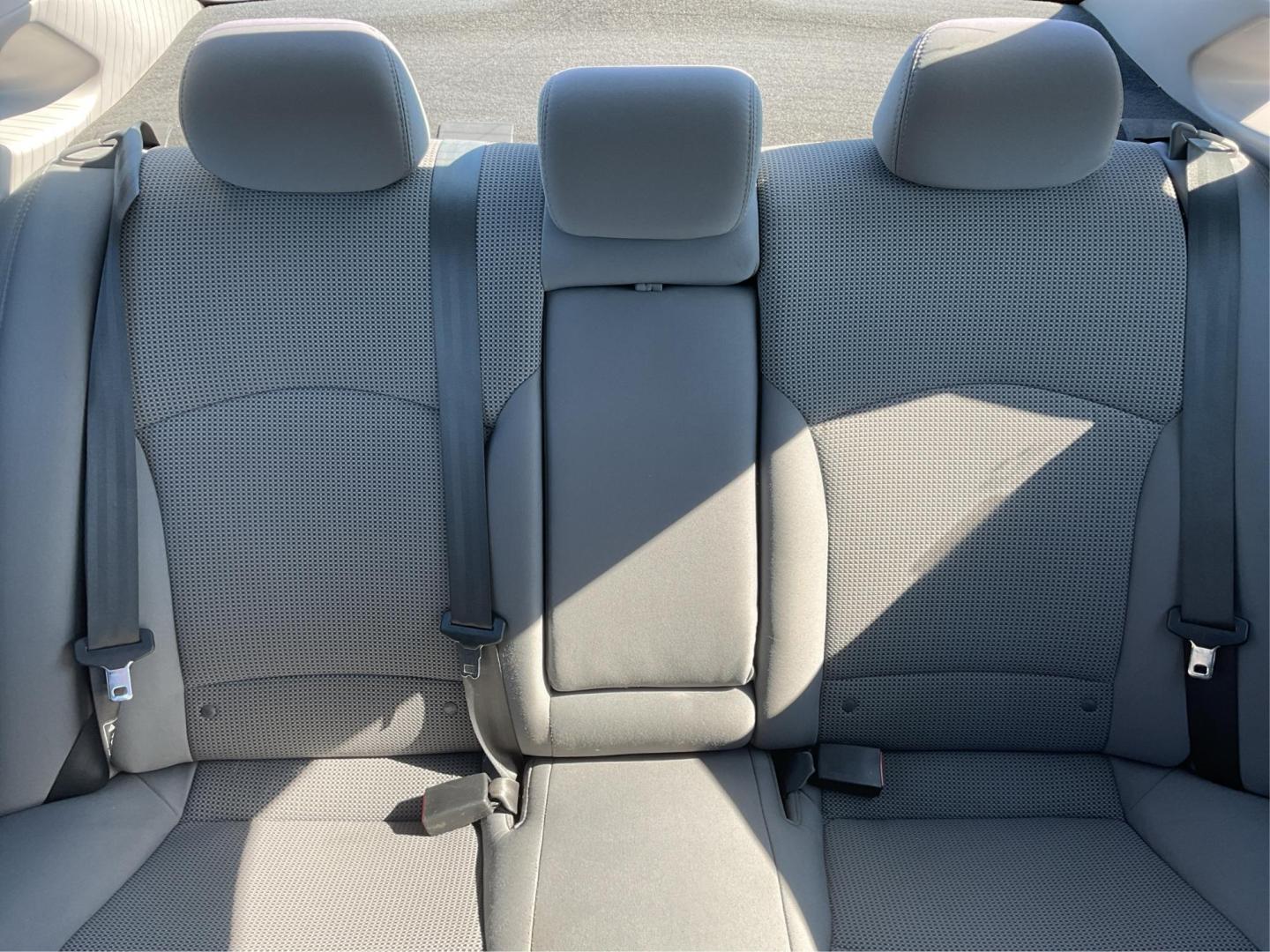 2014 Hyundai Sonata GLS (5NPEB4AC4EH) with an 2.4L I-4 gasoline direct injection engine, located at 4508 South Dixie Dr, Moraine, OH, 45439, (937) 908-9800, 39.689976, -84.218452 - Photo#13