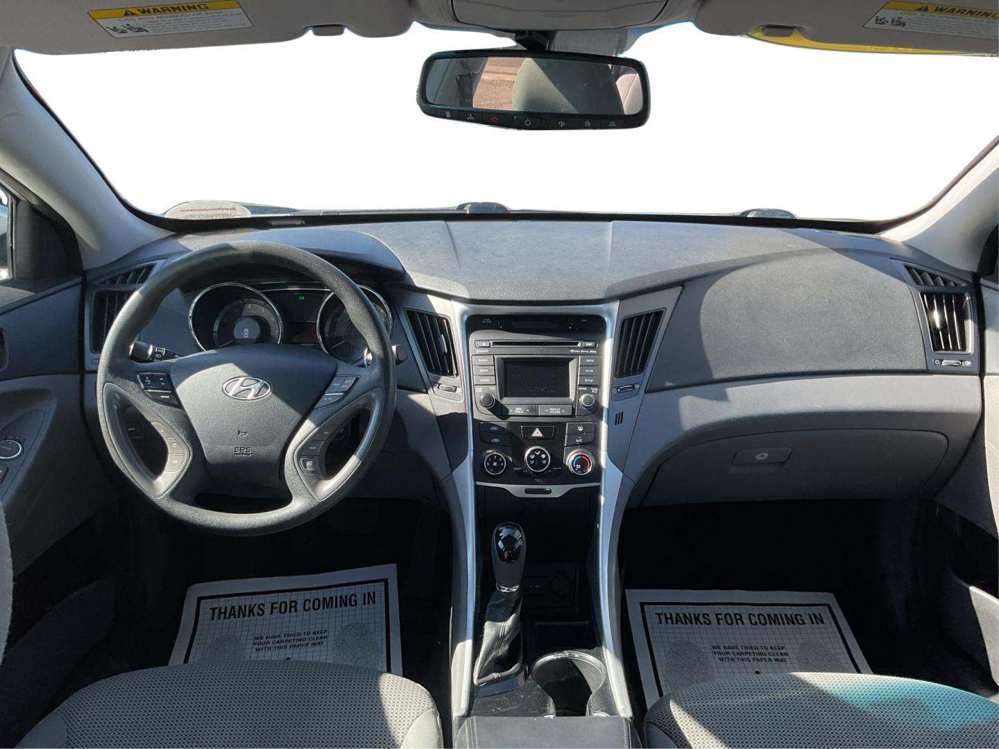 2014 Hyundai Sonata GLS (5NPEB4AC4EH) with an 2.4L I-4 gasoline direct injection engine, located at 4508 South Dixie Dr, Moraine, OH, 45439, (937) 908-9800, 39.689976, -84.218452 - Photo#19