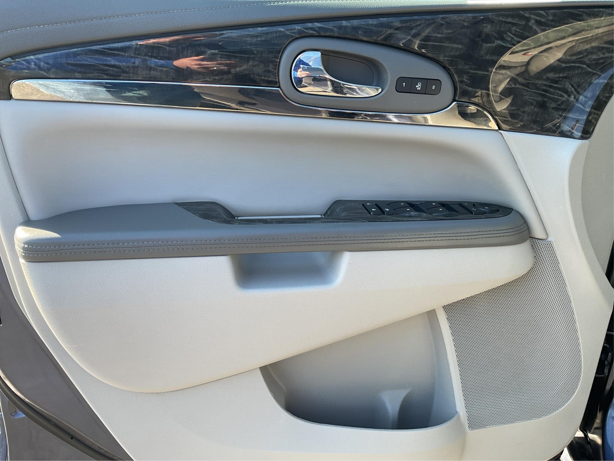 2014 Buick Enclave Leather (5GAKRBKDXEJ) with an 3.6L V-6 gasoline direct injection engine, located at 1951 S Dayton Lakeview Rd., New Carlisle, OH, 45344, (937) 908-9800, 39.890999, -84.050255 - 2014 Buick Enclave Leather - Photo#18