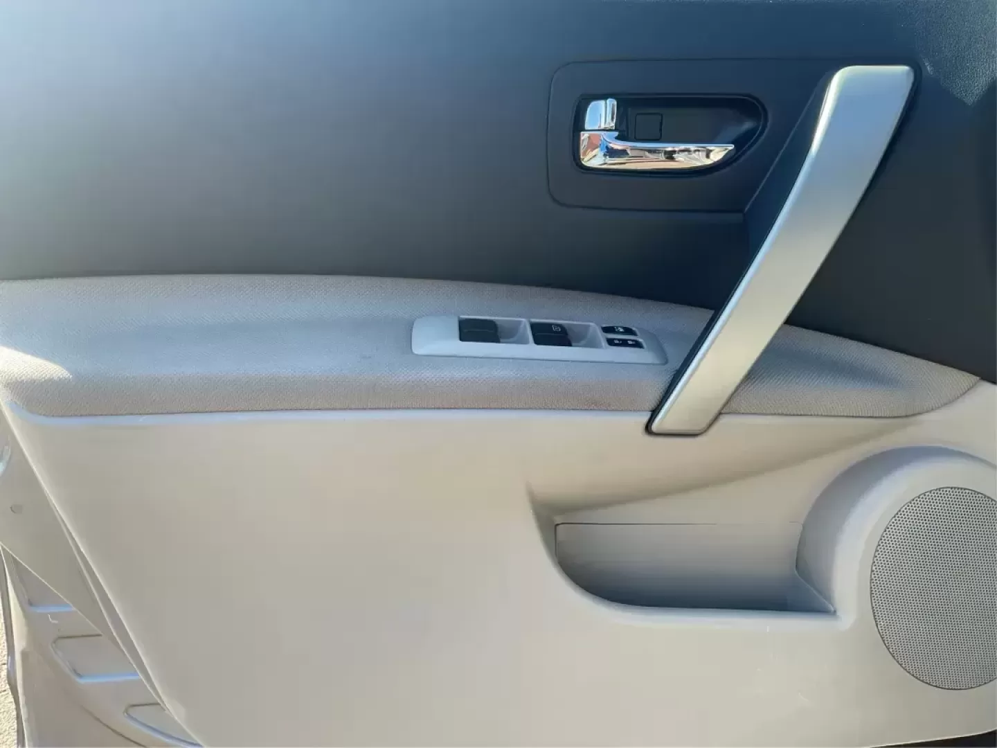 2013 Nissan Rogue S (JN8AS5MV4DW) with an 2.5L I-4 DOHC engine, located at 401 Woodman Dr, Riverside, OH, 45431, (937) 908-9800, 39.760899, -84.123421 - Photo#16