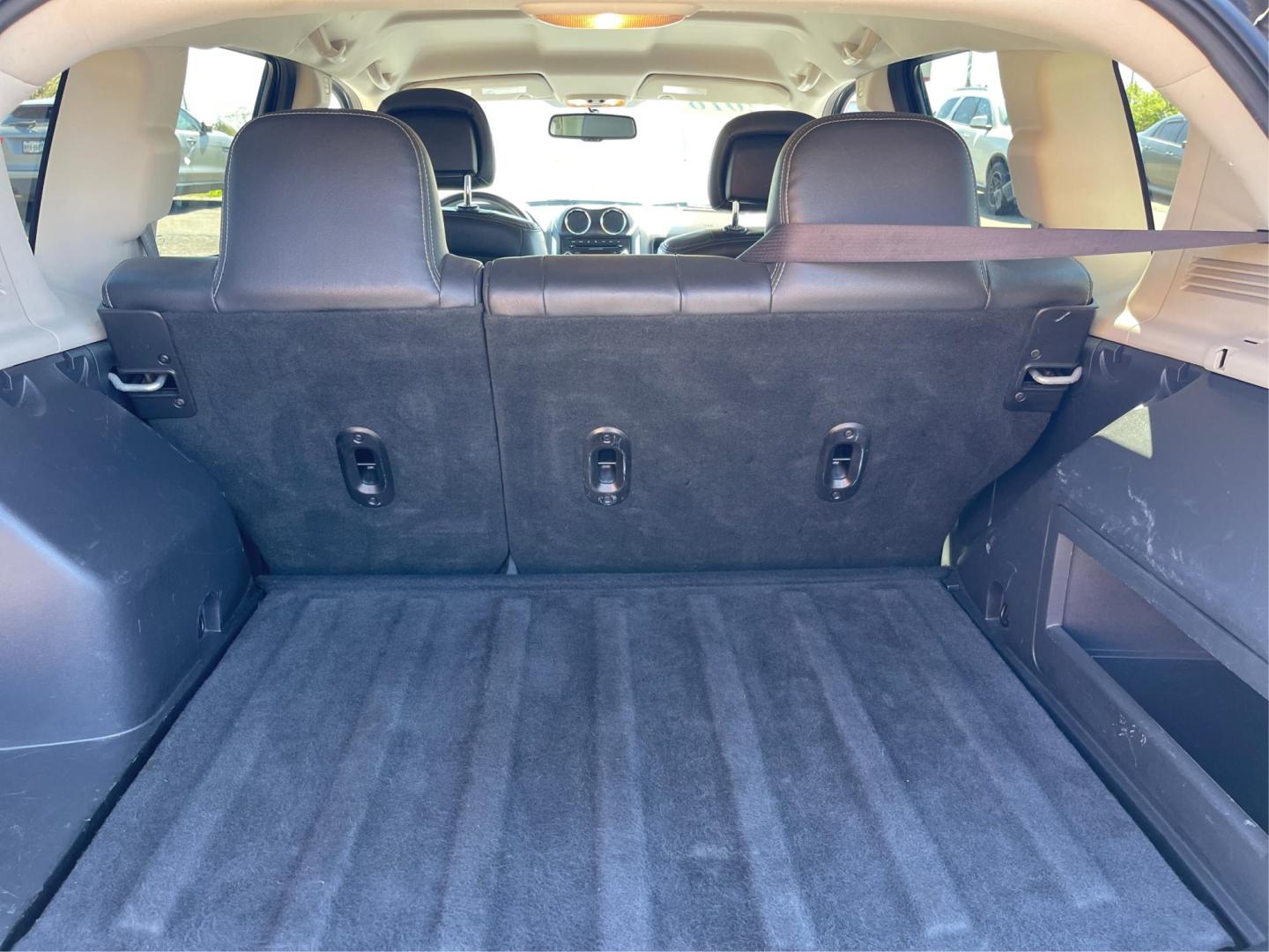 2016 Jeep Compass Latitude (1C4NJCEA2GD) with an Other engine, located at 1230 East Main St, Xenia, OH, 45385, (937) 908-9800, 39.688026, -83.910172 - 2016 Jeep Compass Latitude - Photo#11