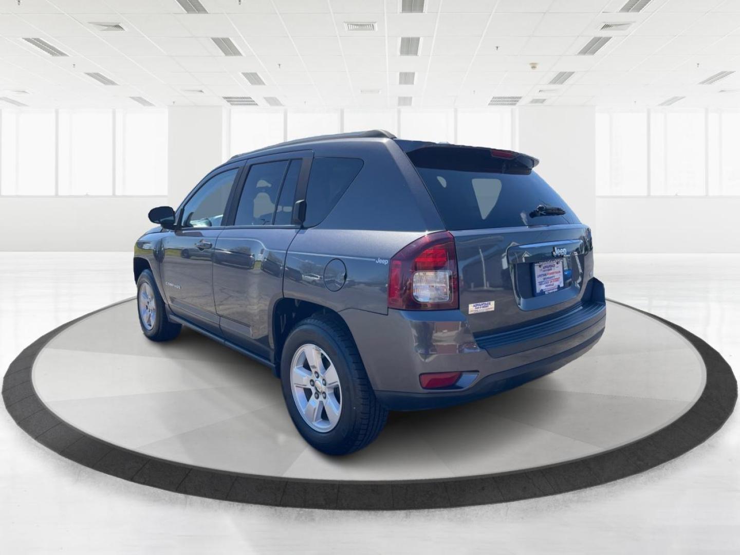 2016 Jeep Compass Latitude (1C4NJCEA2GD) with an Other engine, located at 1230 East Main St, Xenia, OH, 45385, (937) 908-9800, 39.688026, -83.910172 - 2016 Jeep Compass Latitude - Photo#4