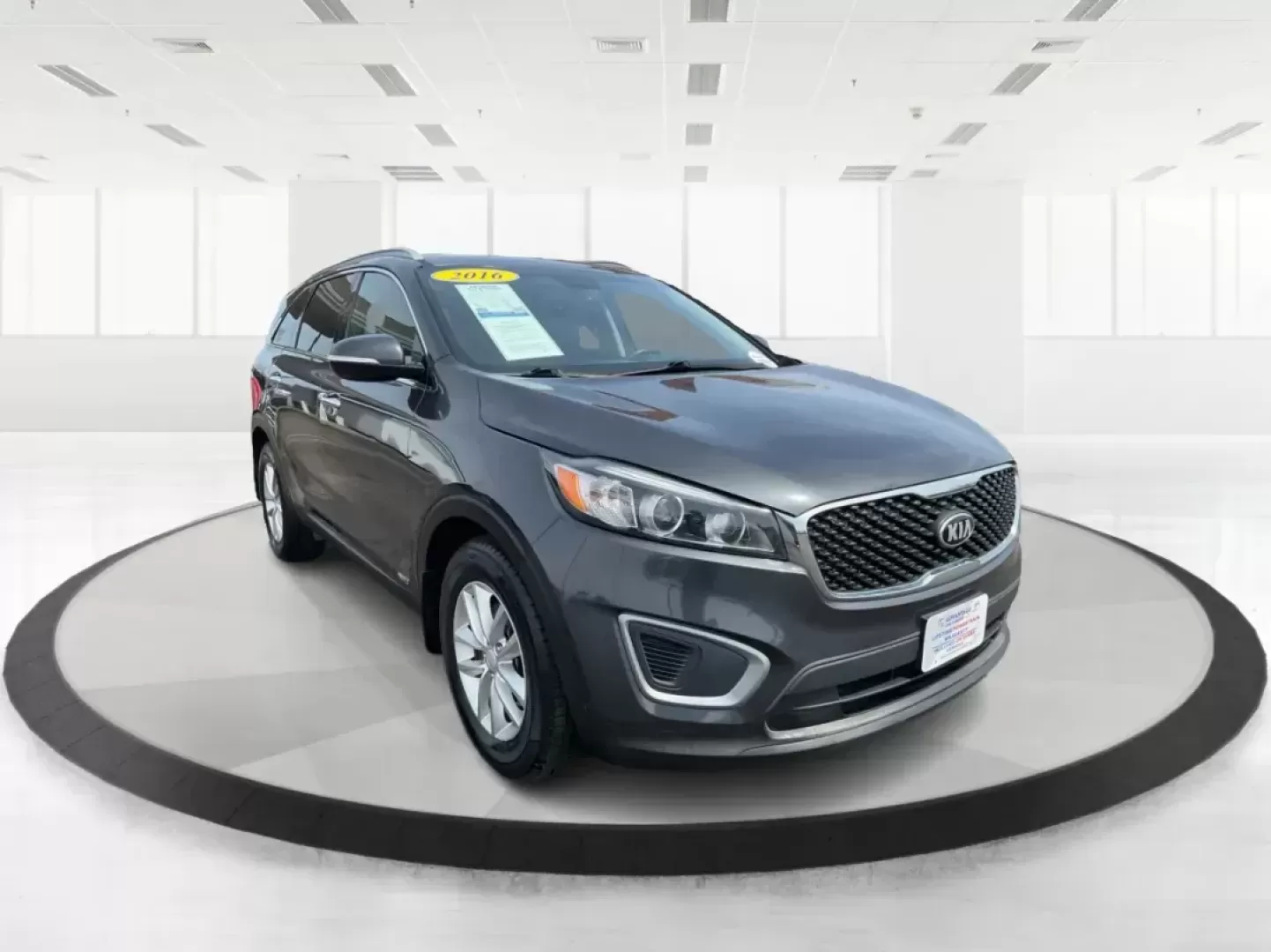 2016 Kia Sorento 2.4L LX (5XYPGDA33GG) with an 2.4L I-4 gasoline direct injection engine, located at 1184 Kauffman Ave, Fairborn, OH, 45324, (937) 908-9800, 39.807072, -84.030914 - Photo#0