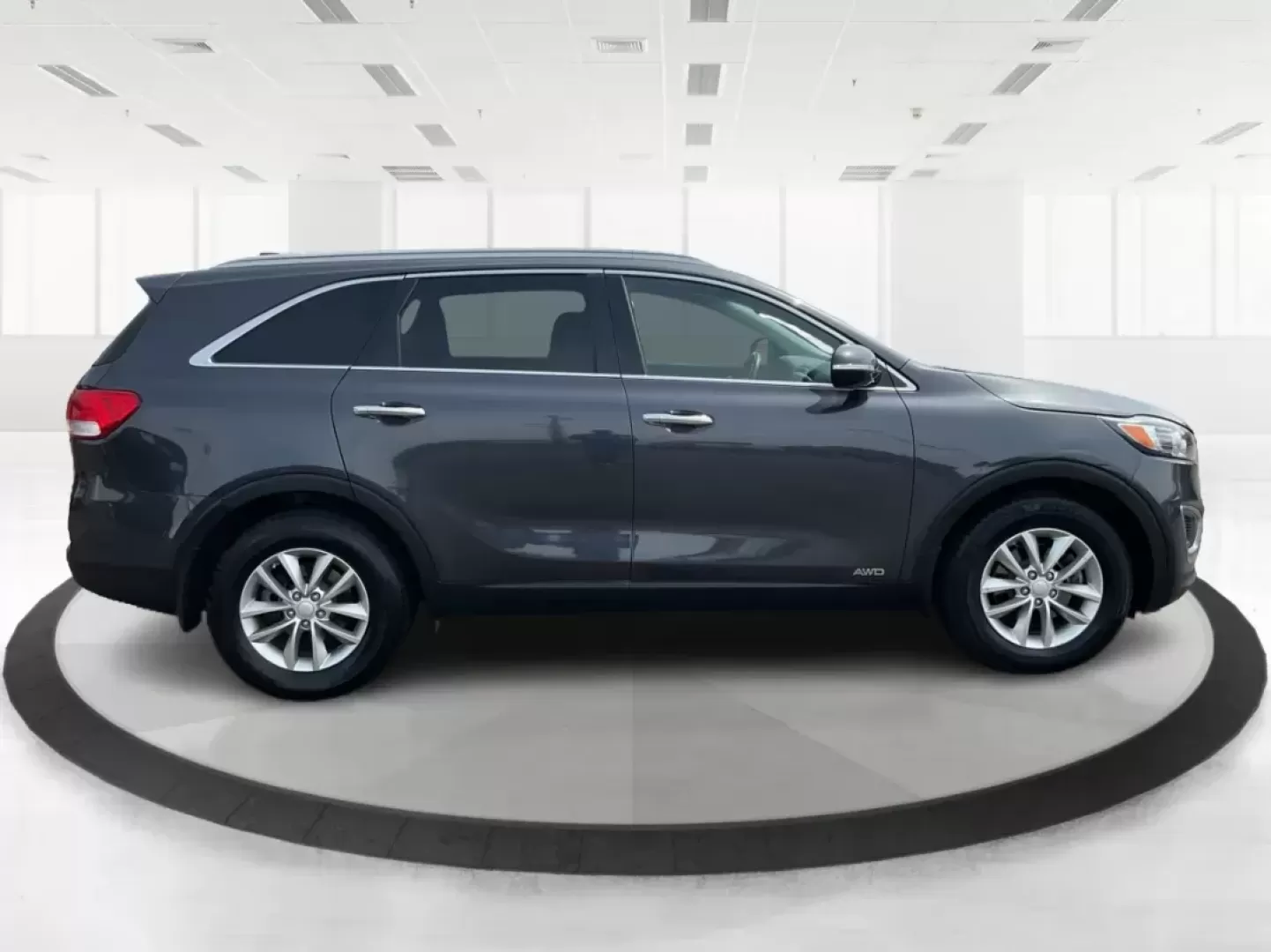 2016 Kia Sorento 2.4L LX (5XYPGDA33GG) with an 2.4L I-4 gasoline direct injection engine, located at 1184 Kauffman Ave, Fairborn, OH, 45324, (937) 908-9800, 39.807072, -84.030914 - Photo#1