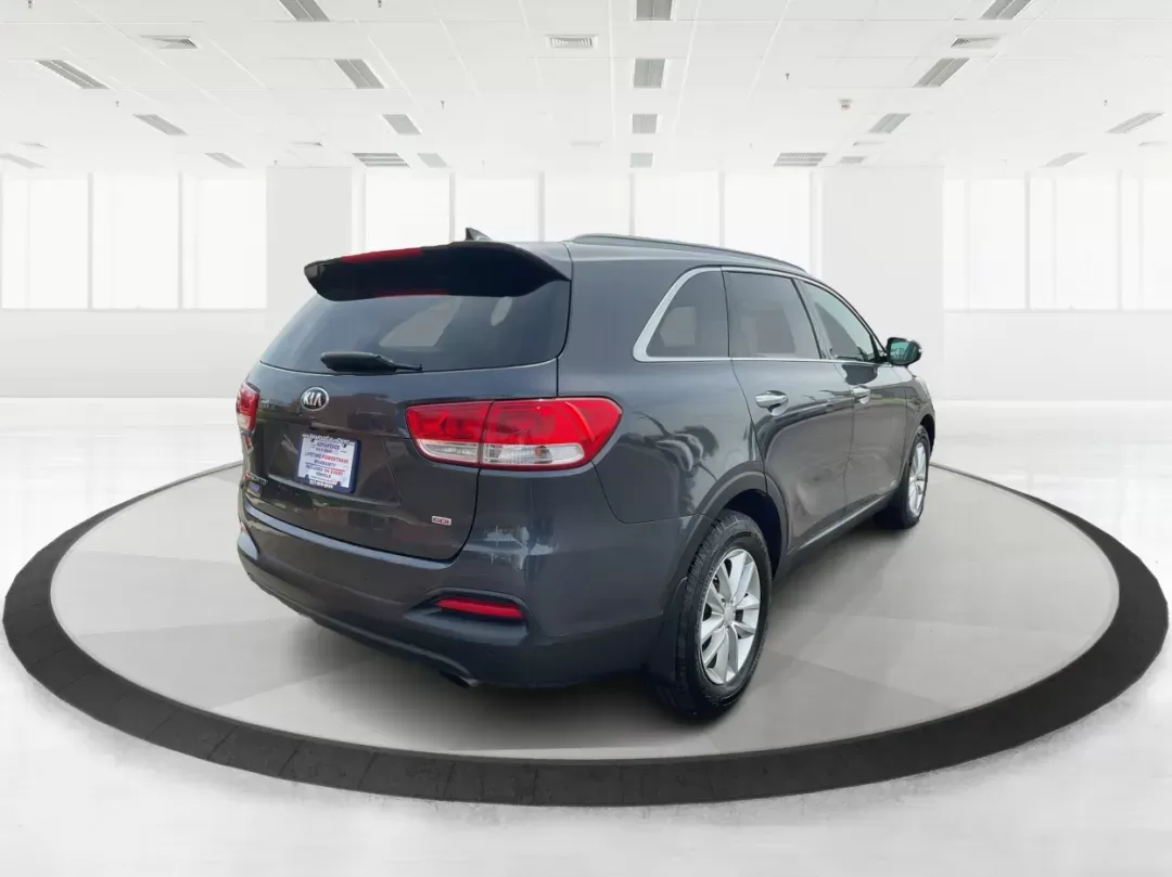 2016 Kia Sorento 2.4L LX (5XYPGDA33GG) with an 2.4L I-4 gasoline direct injection engine, located at 1184 Kauffman Ave, Fairborn, OH, 45324, (937) 908-9800, 39.807072, -84.030914 - 2016 Kia Sorento 2.4L LX - Photo#2