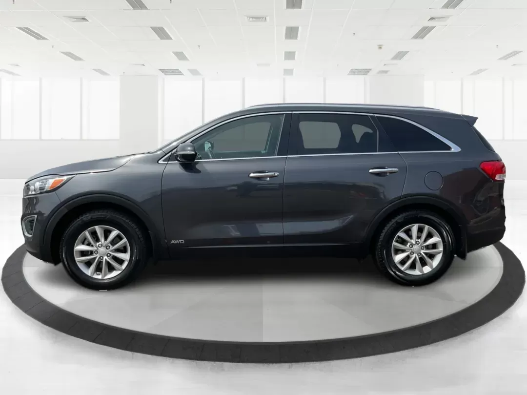 2016 Kia Sorento 2.4L LX (5XYPGDA33GG) with an 2.4L I-4 gasoline direct injection engine, located at 1184 Kauffman Ave, Fairborn, OH, 45324, (937) 908-9800, 39.807072, -84.030914 - 2016 Kia Sorento 2.4L LX - Photo#6