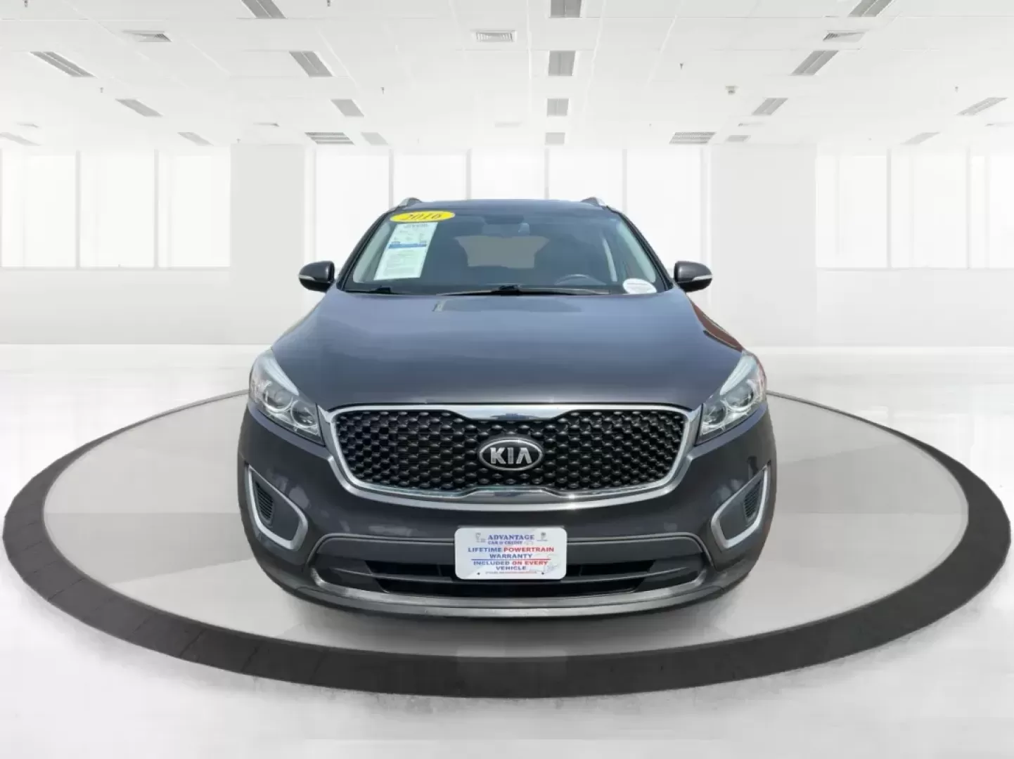 2016 Kia Sorento 2.4L LX (5XYPGDA33GG) with an 2.4L I-4 gasoline direct injection engine, located at 1184 Kauffman Ave, Fairborn, OH, 45324, (937) 908-9800, 39.807072, -84.030914 - Photo#6