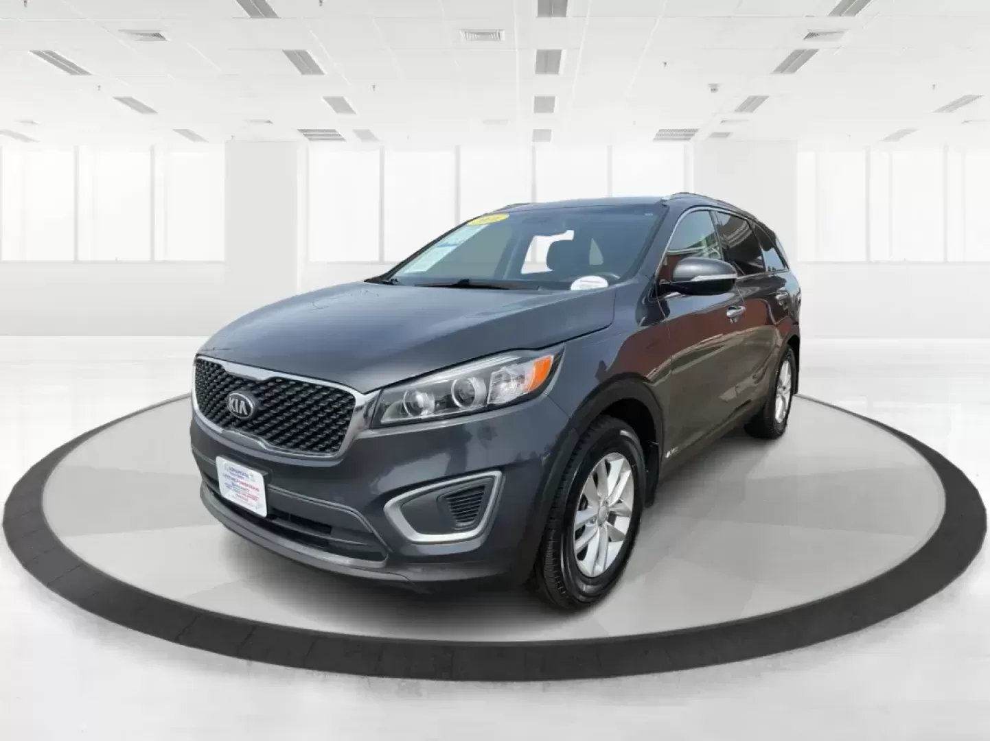 2016 Kia Sorento 2.4L LX (5XYPGDA33GG) with an 2.4L I-4 gasoline direct injection engine, located at 1184 Kauffman Ave, Fairborn, OH, 45324, (937) 908-9800, 39.807072, -84.030914 - Photo#7