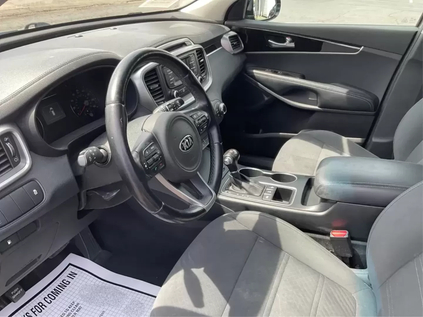 2016 Kia Sorento 2.4L LX (5XYPGDA33GG) with an 2.4L I-4 gasoline direct injection engine, located at 1184 Kauffman Ave, Fairborn, OH, 45324, (937) 908-9800, 39.807072, -84.030914 - Photo#8